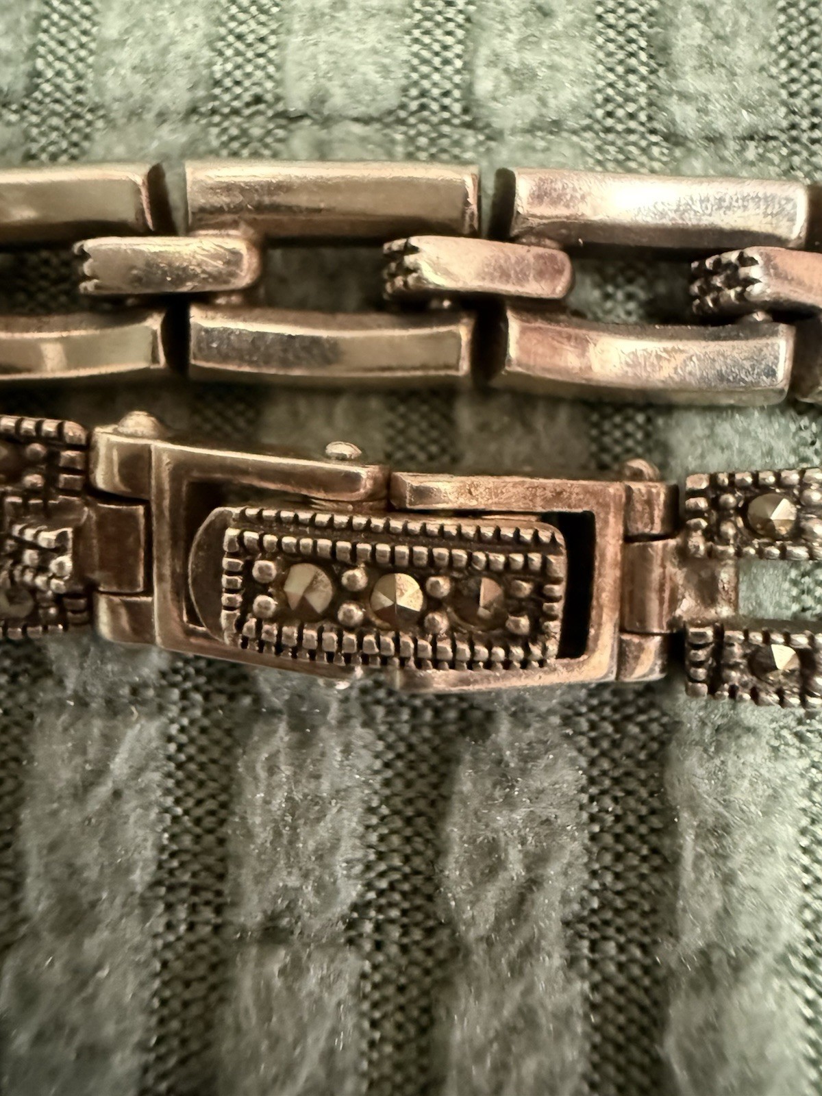 Elegant Chain Link 925 Sterling Silver Bracelet with Black Stones 7.5 Inch Long