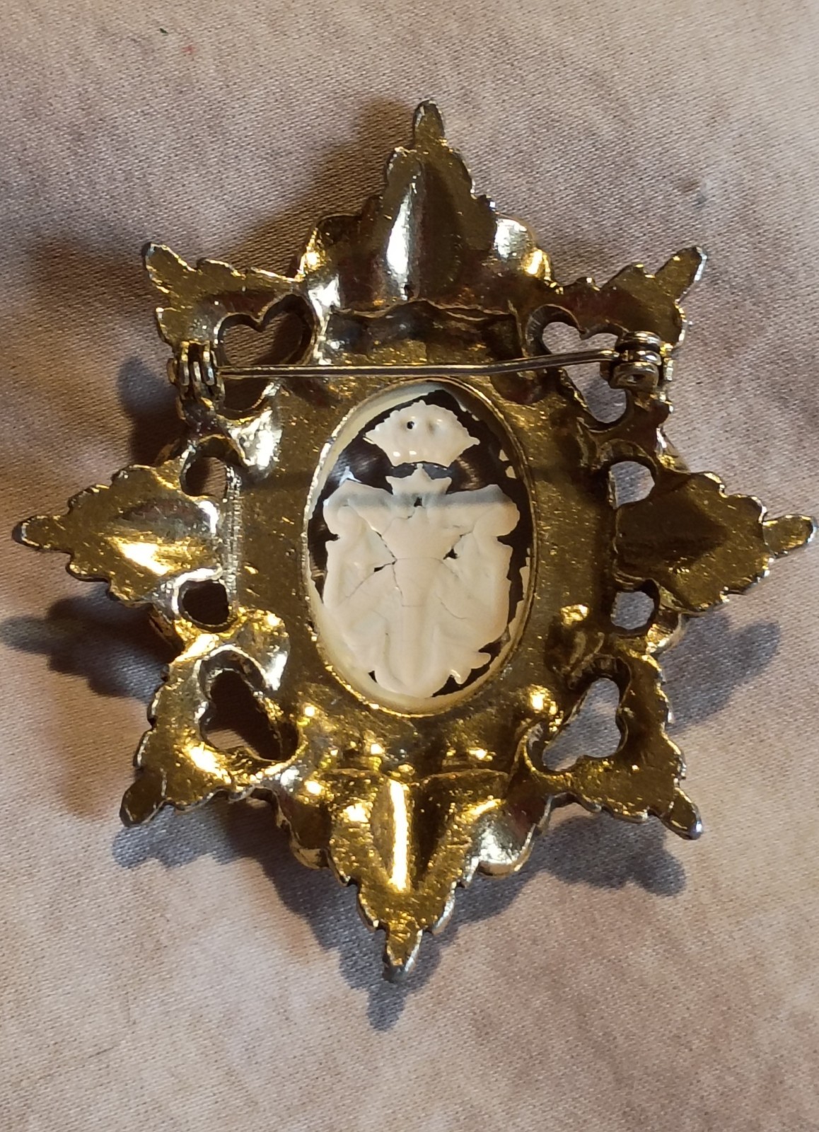Victorian Heraldic Griffin Crown Coat Of Arms Essex Crystal Pin Brooch