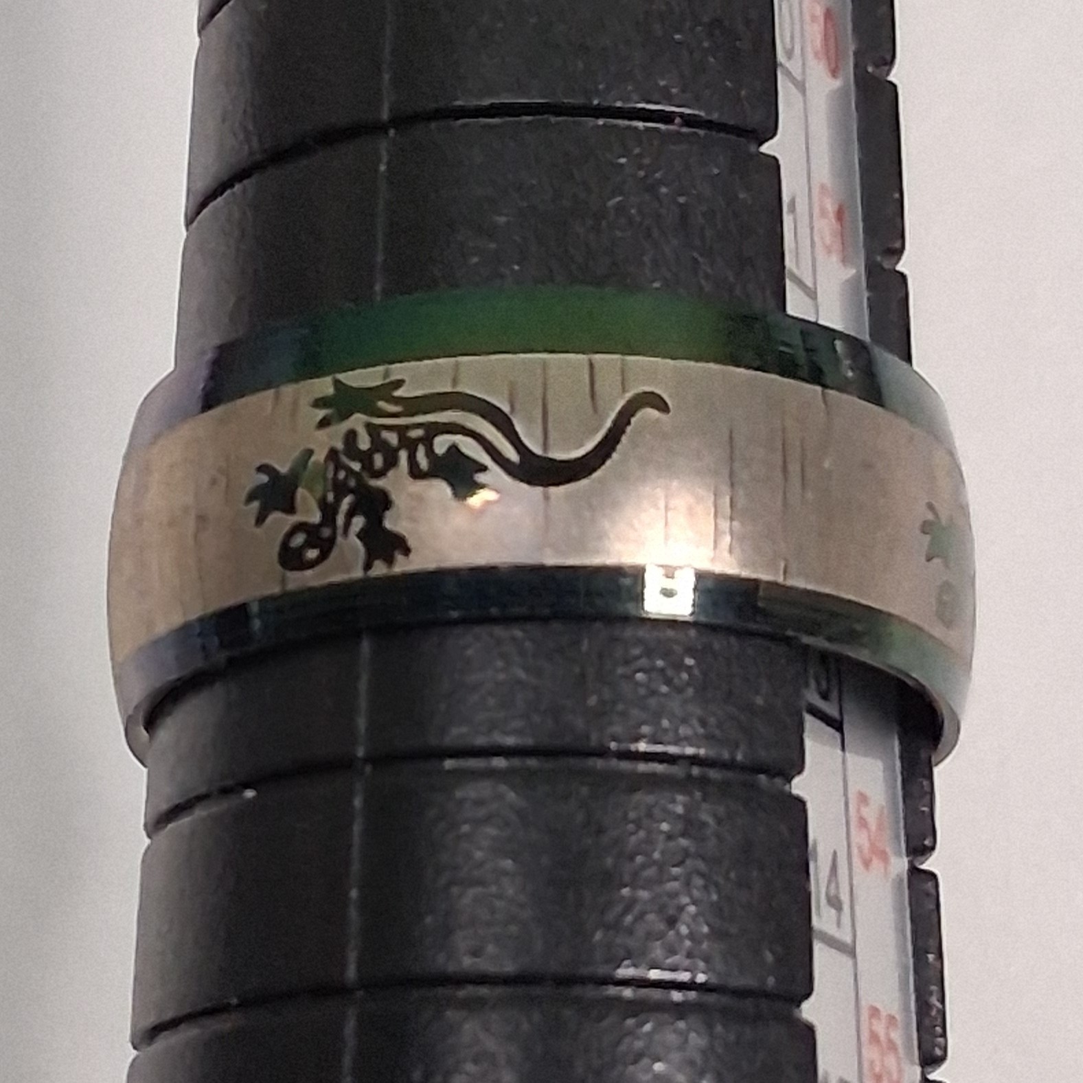 Gecko Lizard Band Ring Size 6.5 Two Tone Stainless Steel Style Animal Jewelry