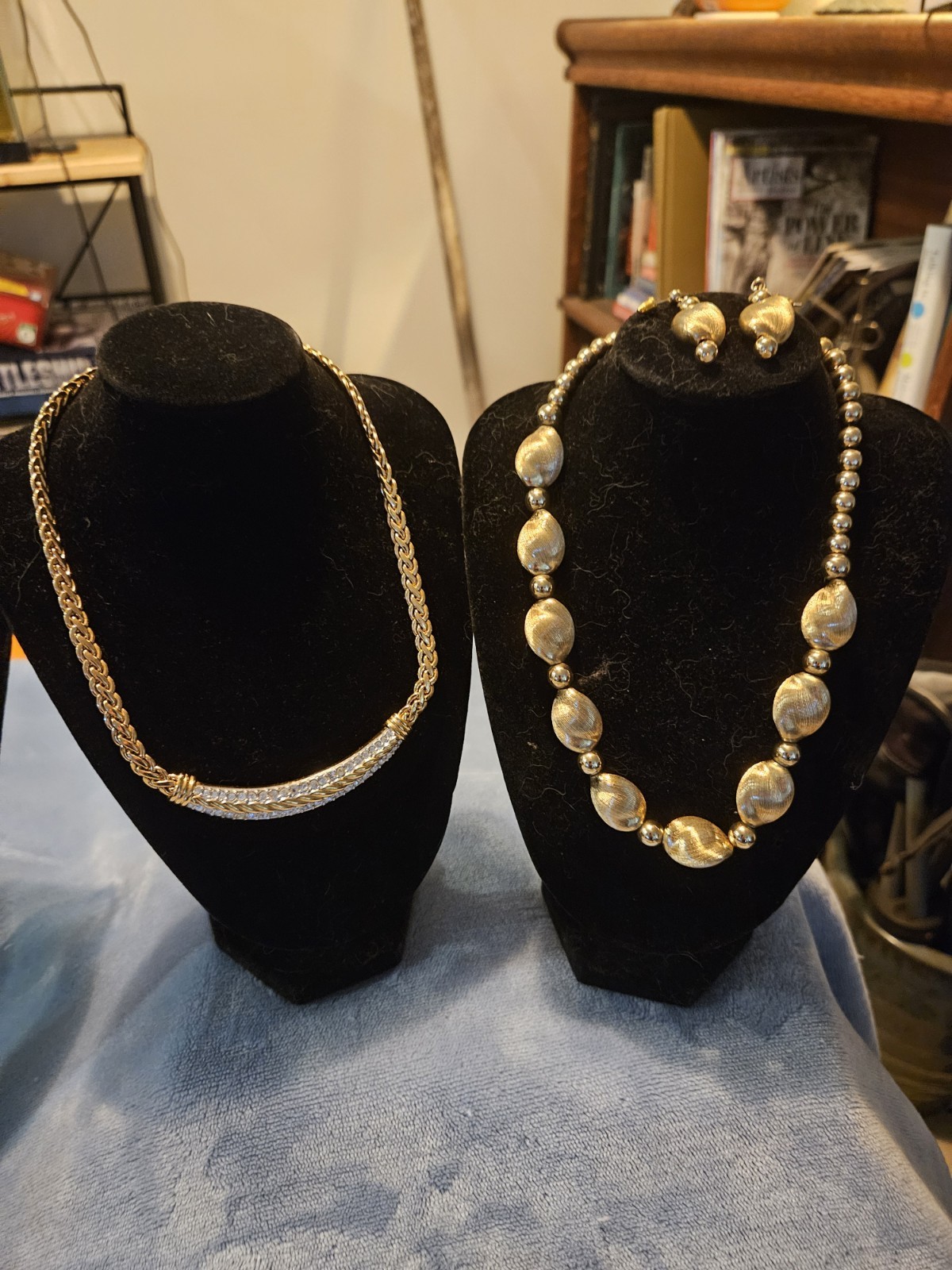 Vintage Jewelry lot Signed-Unsigned 1/2 Lbs 8-15 Very Nice Pieces.