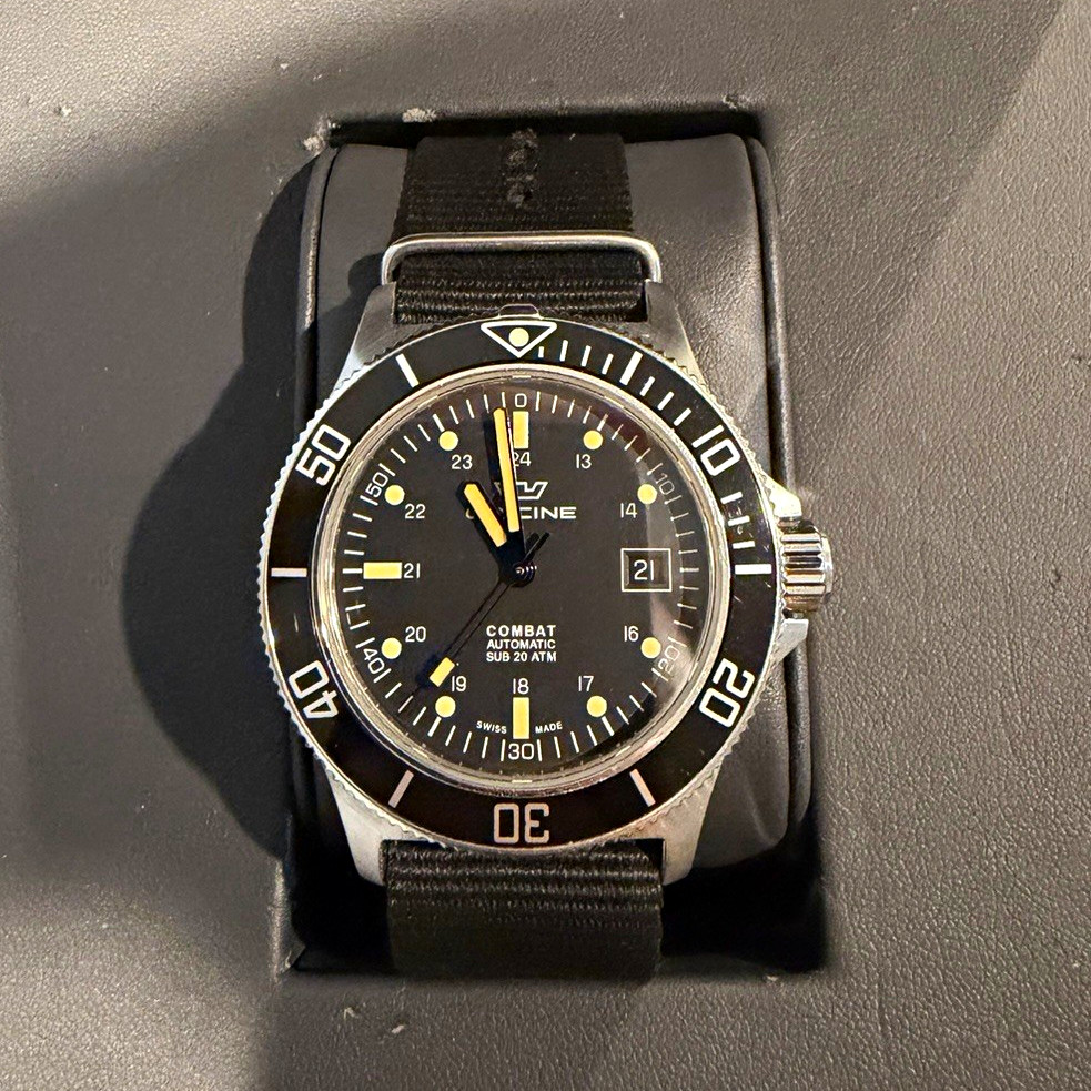 Glycine Combat Sub GL0083 Swiss Made Automatic Diver 42mm 200m Black Dial