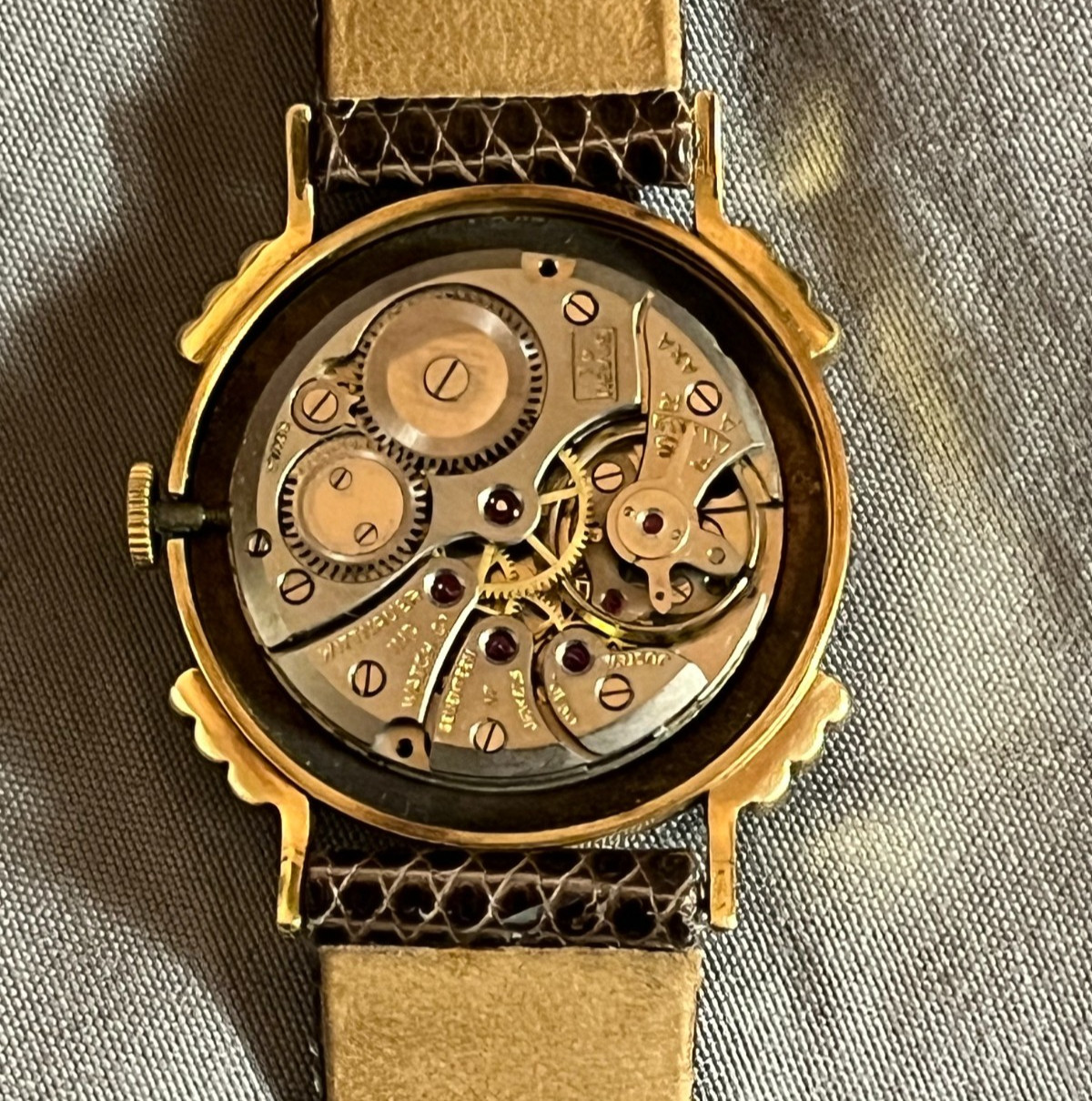 Vintage Wittnauer 14K Solid Gold – 1950’s Art Deco Men’s Watch – With case & box