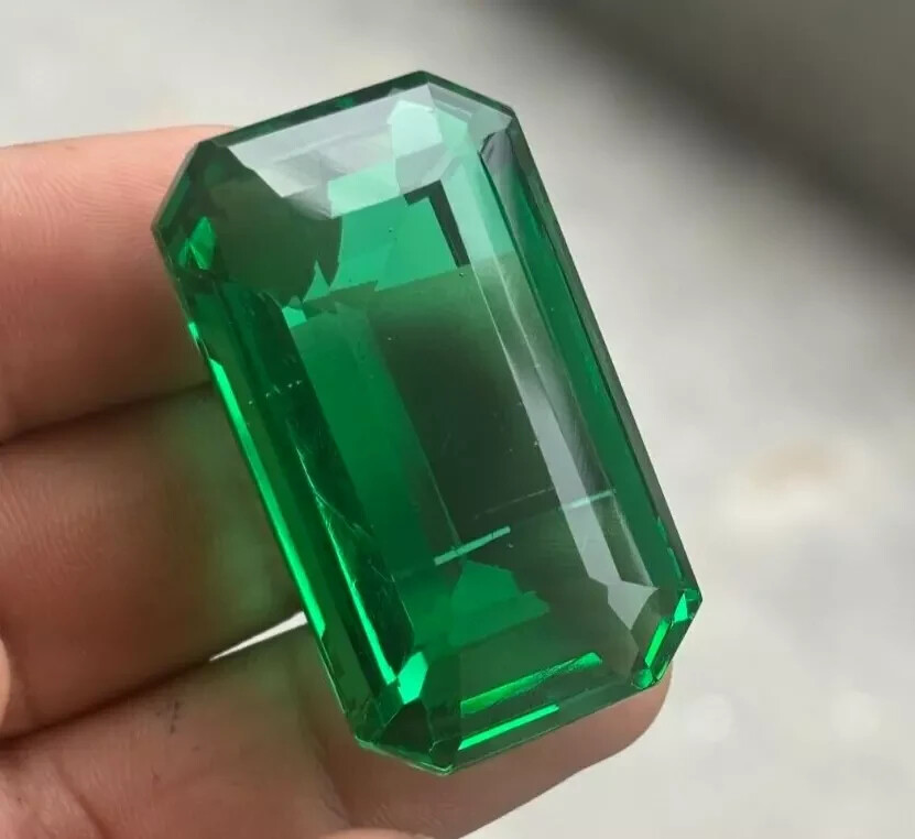 Green Color 125+ Ct Natural Emerald Emerald Cut Loose Gemstone