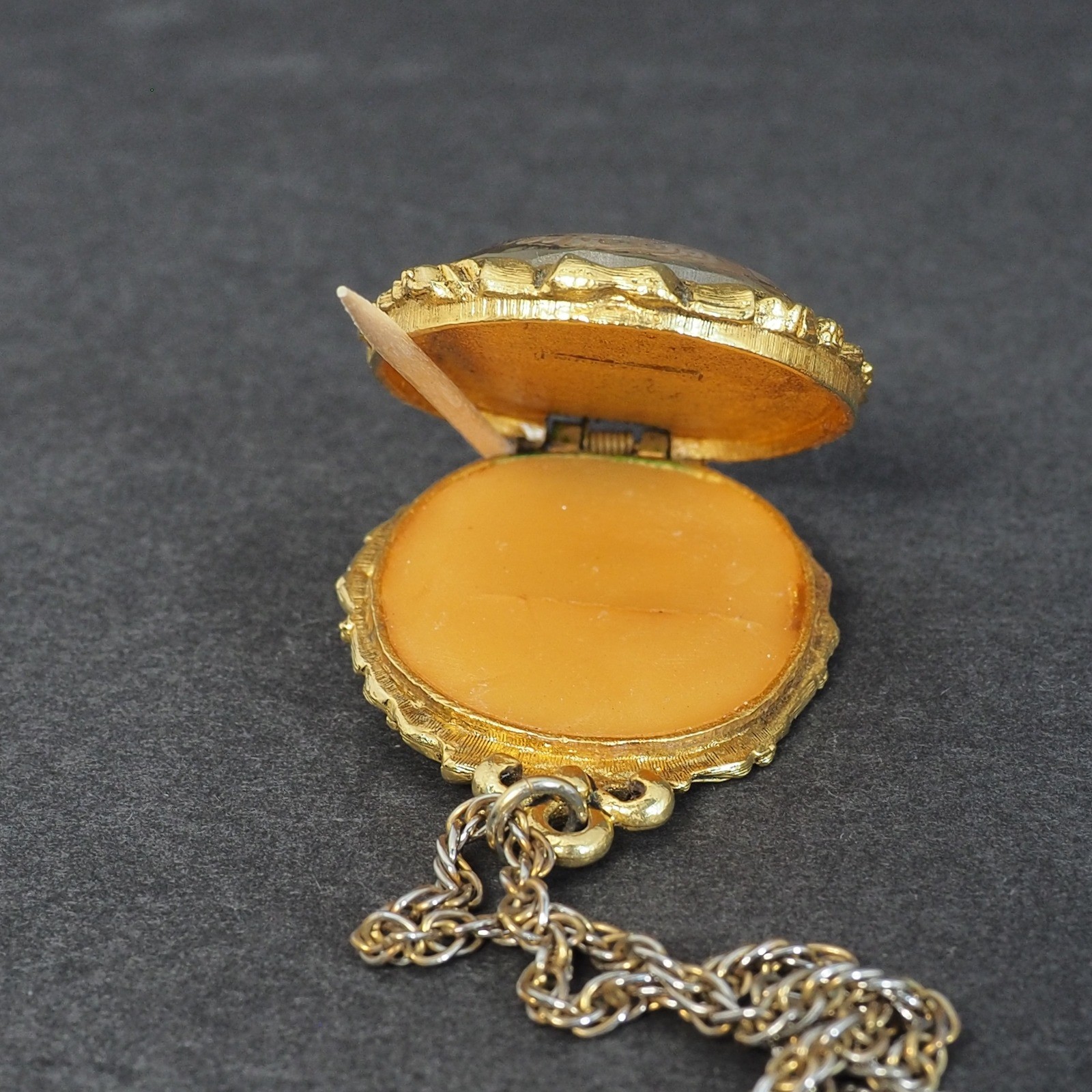 Vintage Max Factor Necklace Women Gold Tone Floral Solid Perfume Locket Compact