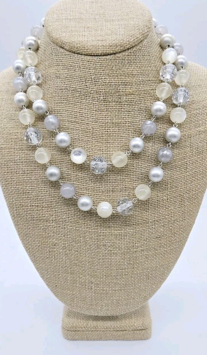 Necklace White Milky Faux Cat Eye Bead Silver tone 37 in Vintage Macy’s