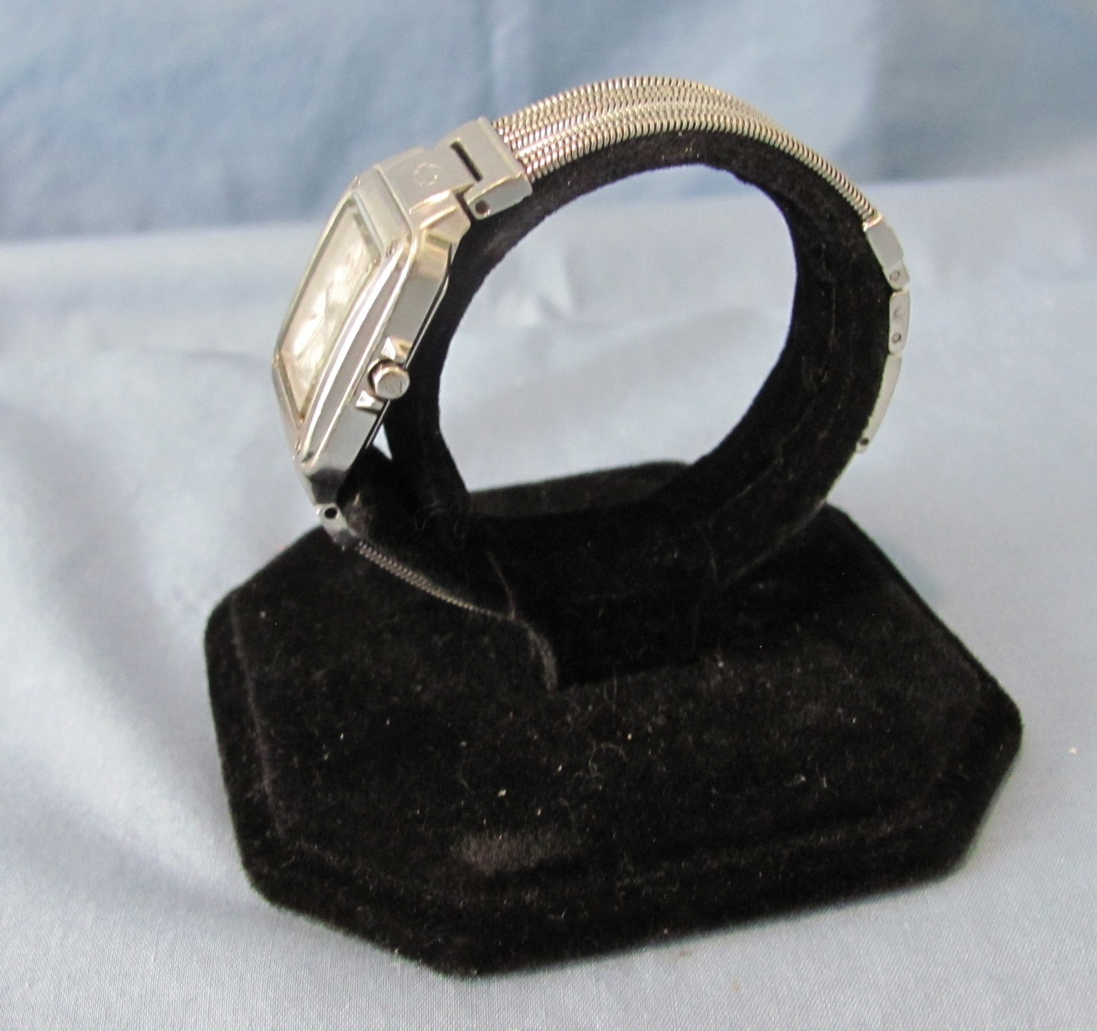 Harley Davidson Women’s Wristwatch by Bulova Runs Well