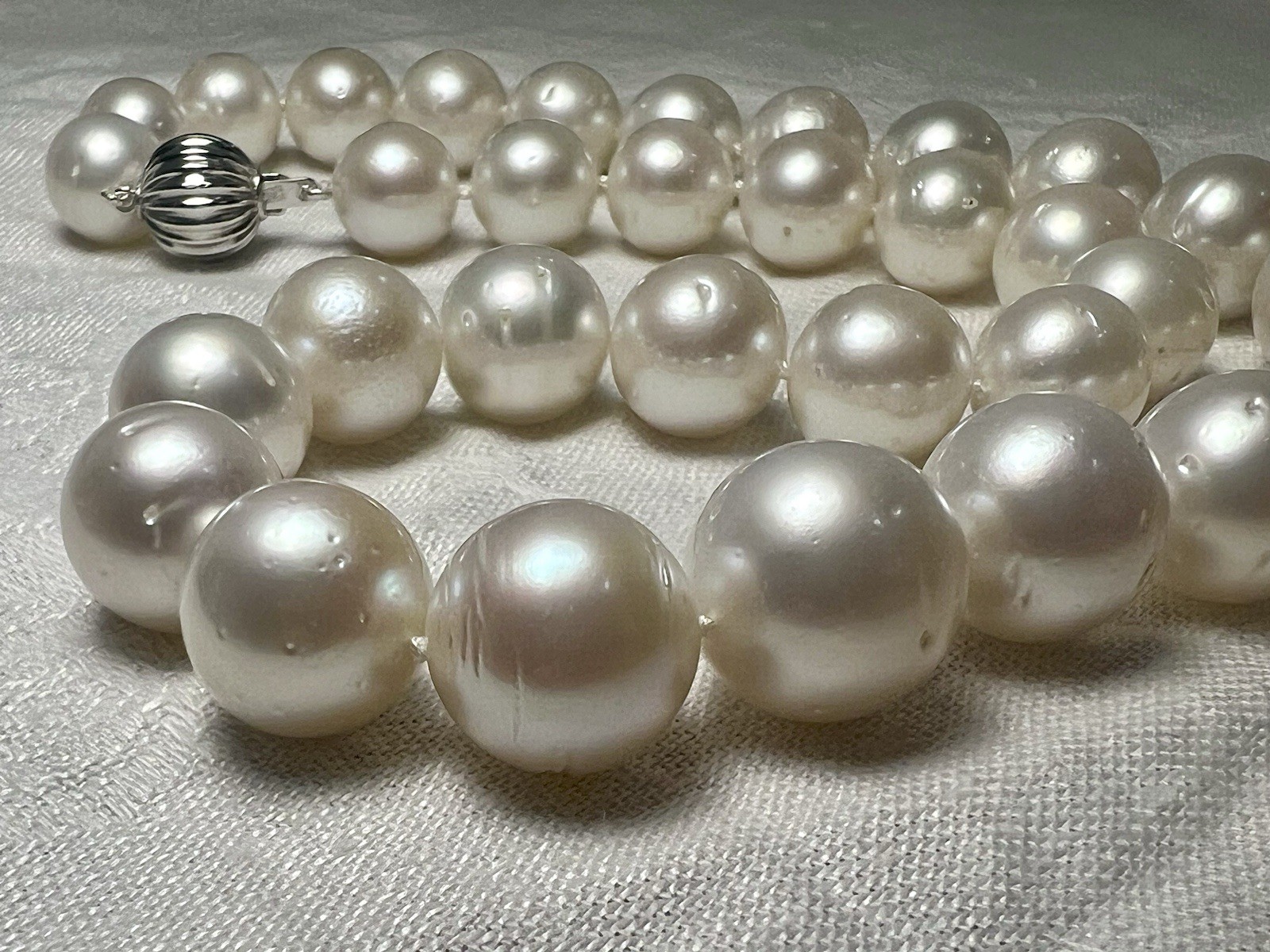 AUTHENTIC 18” Graduated White South Sea Saltwater Pearl 12-15.4mm Necklace