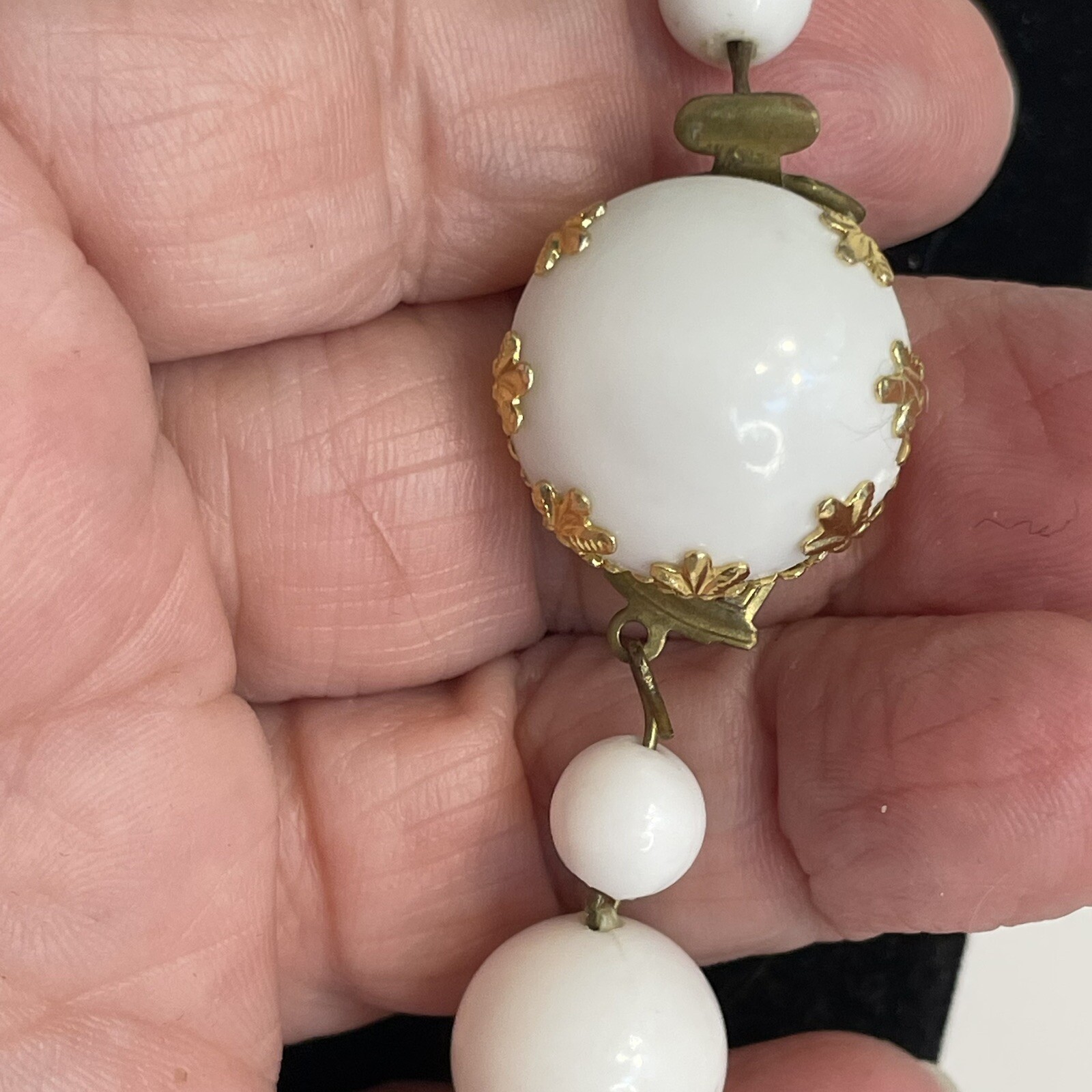 Vtg White Large Bead Gold Necklace Made In Austria Lucite Bubble Gum 1950 Classy