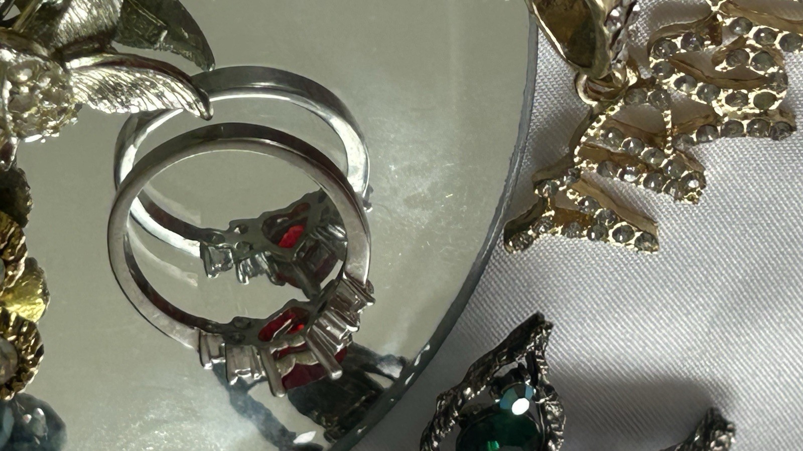 Lot Of 12 VTG Costume Jewelry Pendant Bracelet Ring 1 Stone Missing