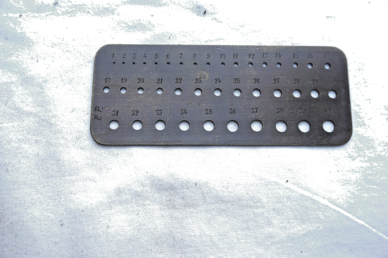 VINTAGE BRASS JEWELER’S WATCHMAKER’S DRAWPLATE – UNBRANDED – SIZES 1 THRU 40