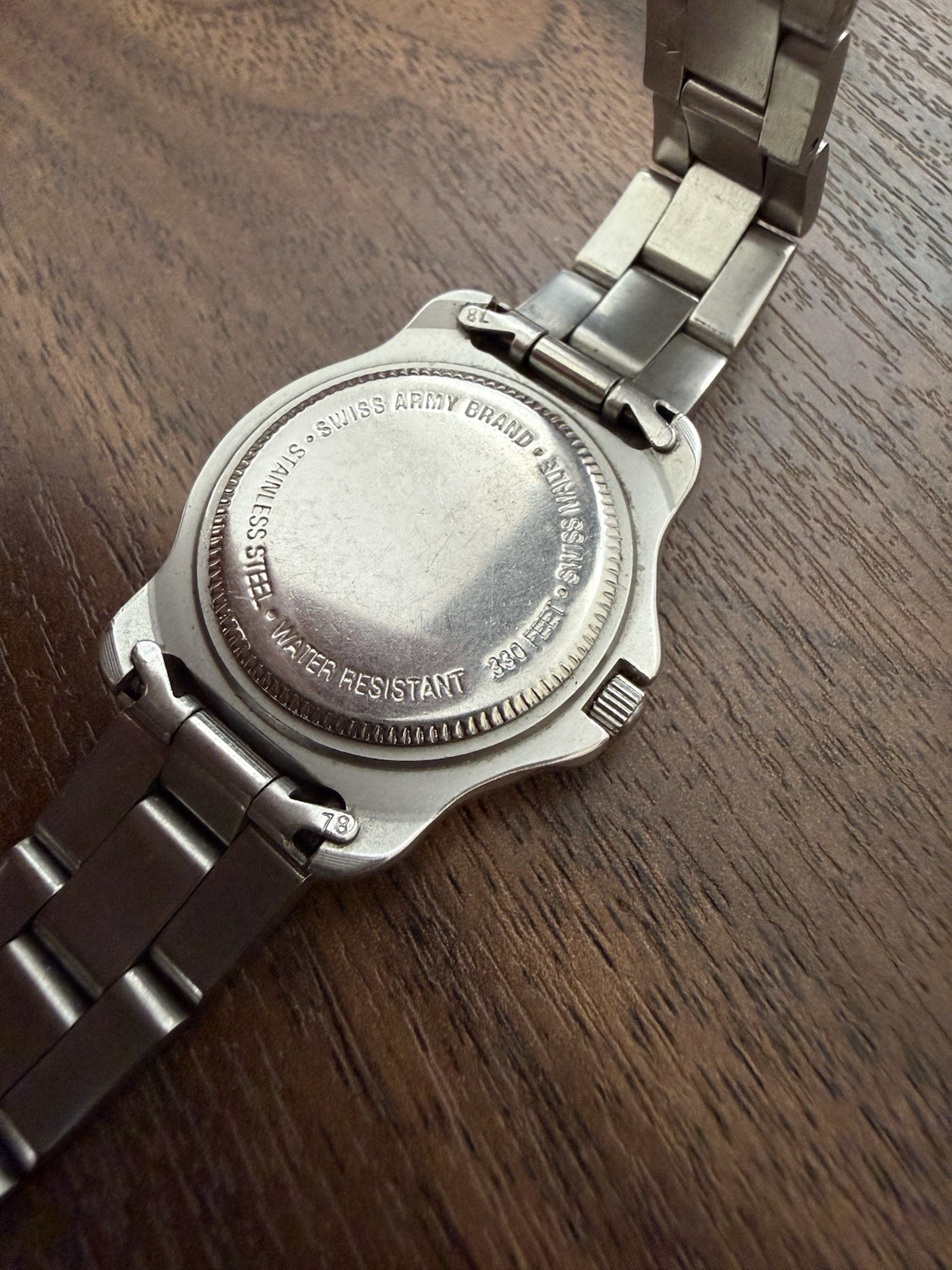 Vtg Victorinox Swiss Army Officer’s Women’s Watch 30mm White Dial Date Stainless