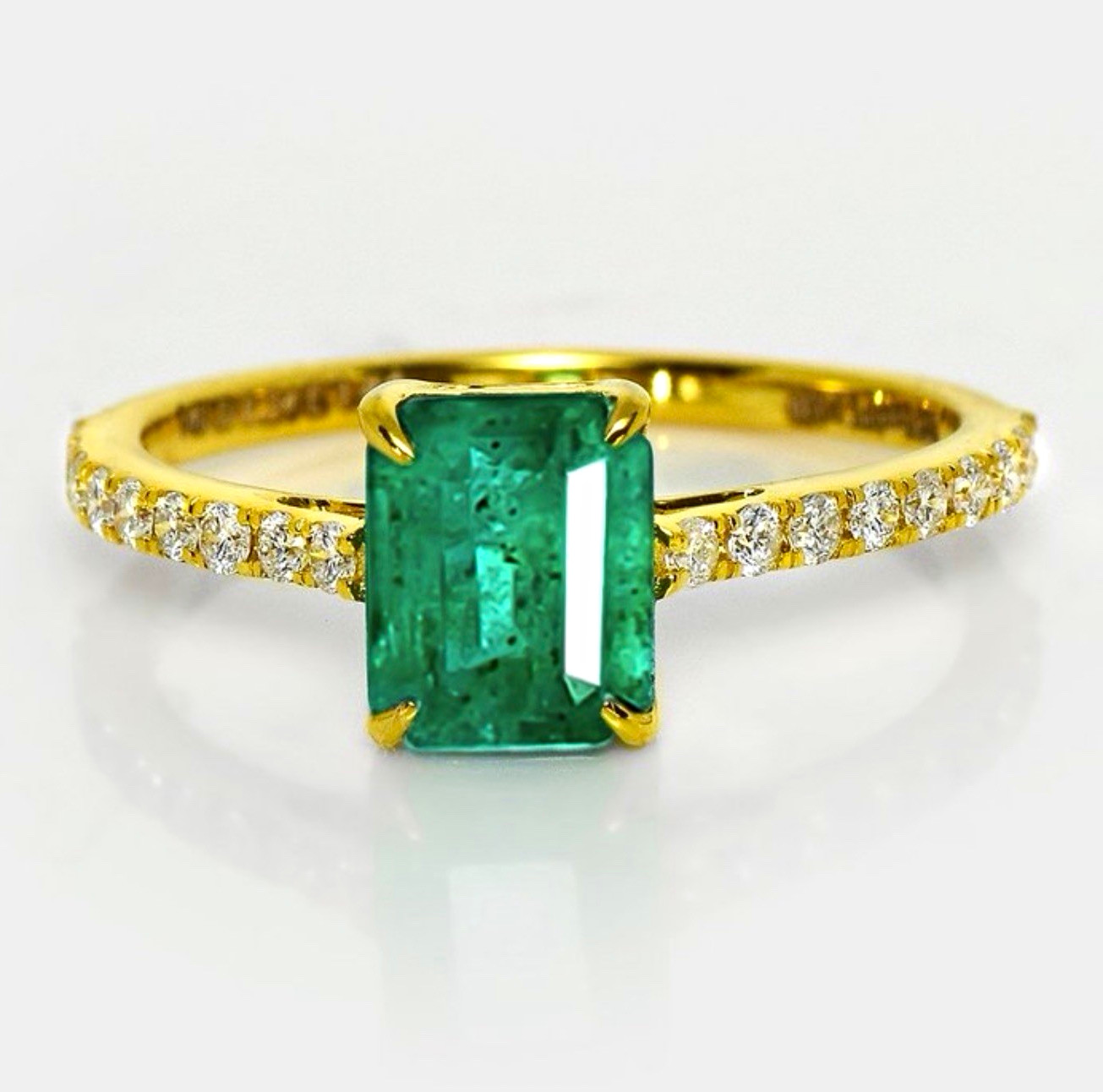 ✨14K Gold Ring with Natural Emerald (Zambia) & Diamonds – IGI Certified