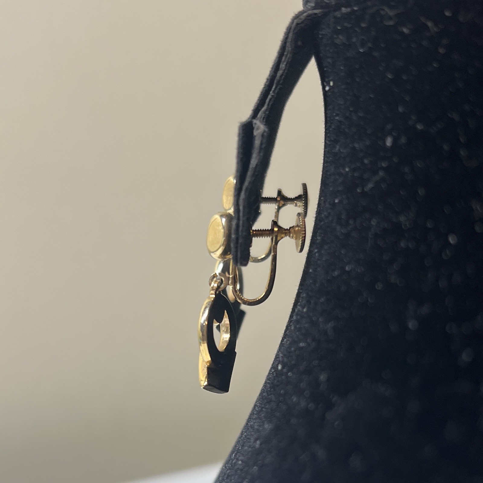 Gold Tone Black Metal Geometric Dangle Drop Earrings Screw Back Clip-On