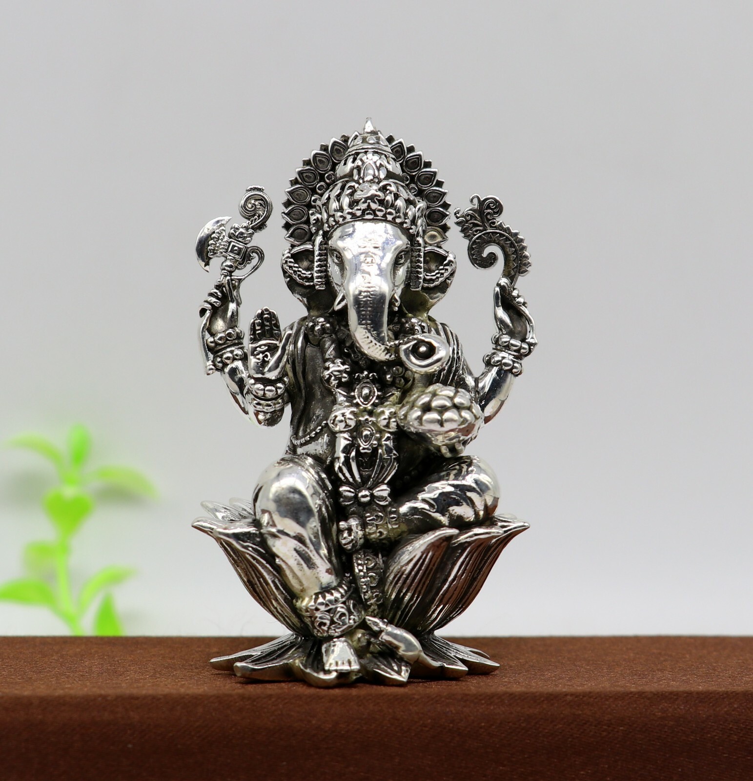 925 sterling silver Gorgeous Lord Ganesha statue, figurine, puja article su212