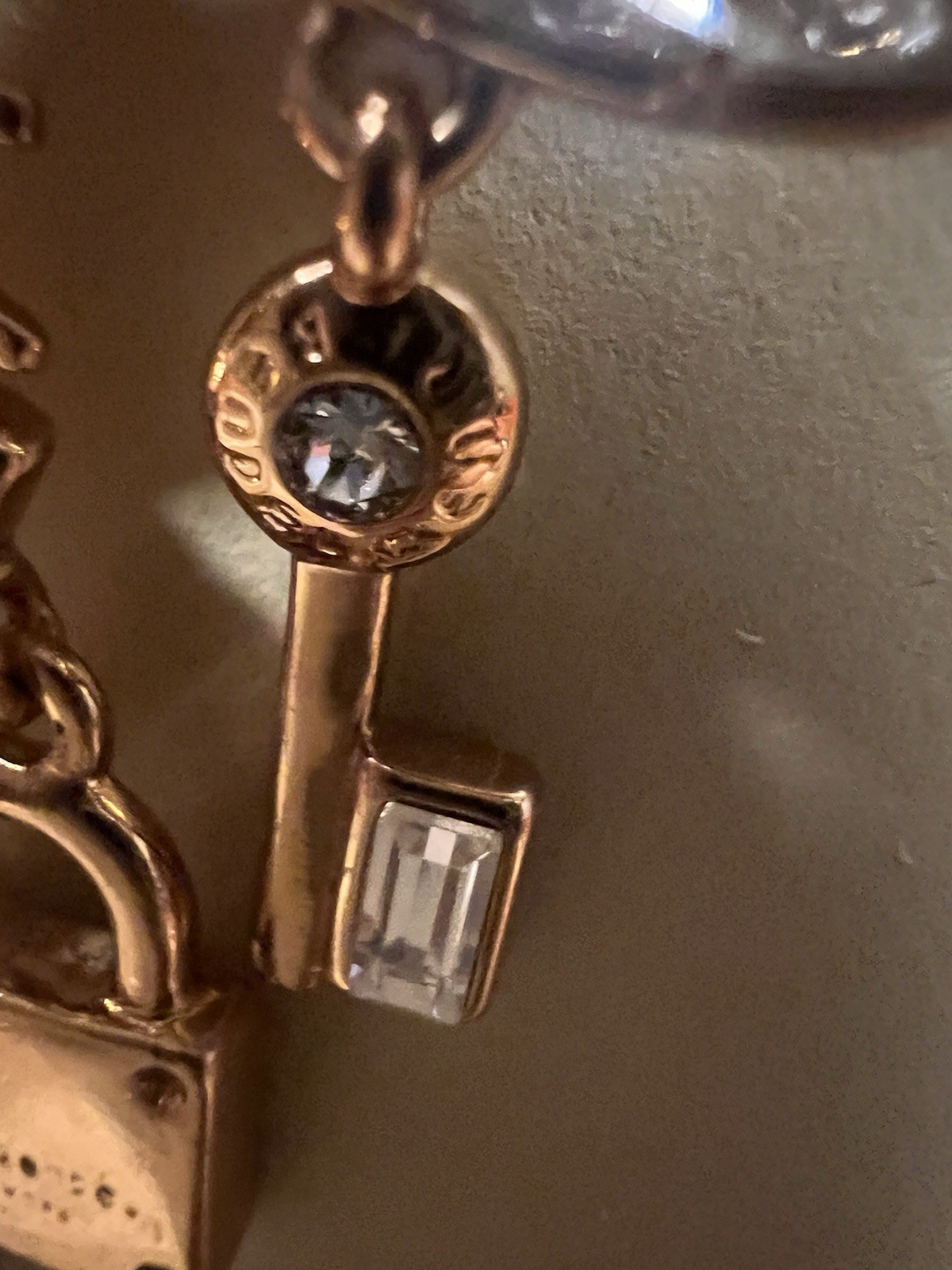 Henri Bendel 712 NY Crystal Padlock Key Statement Tassel Necklace Long 32″