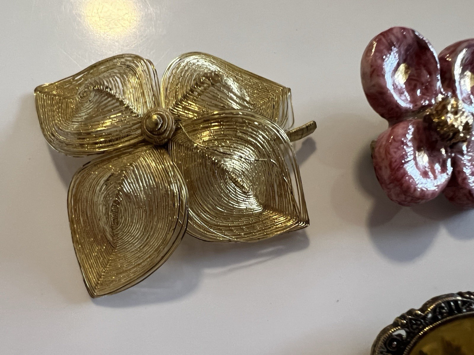 7 Pc Floral Brooch Lot Ceramic Enamel Pink Gold Tone Dogwood Flower Rhinestone