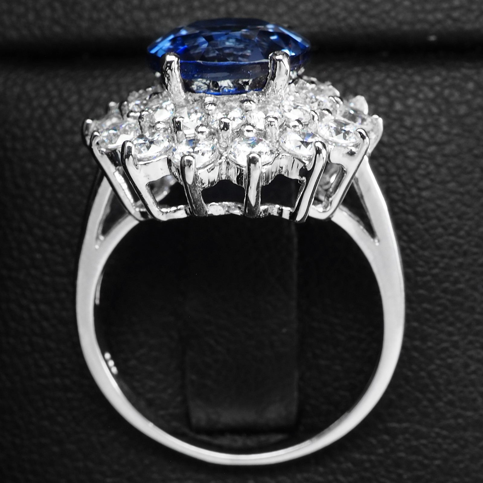 Exquisite Royal Blue Sapphire Round 4.25Ct 925 Sterling Silver White Gold Rings