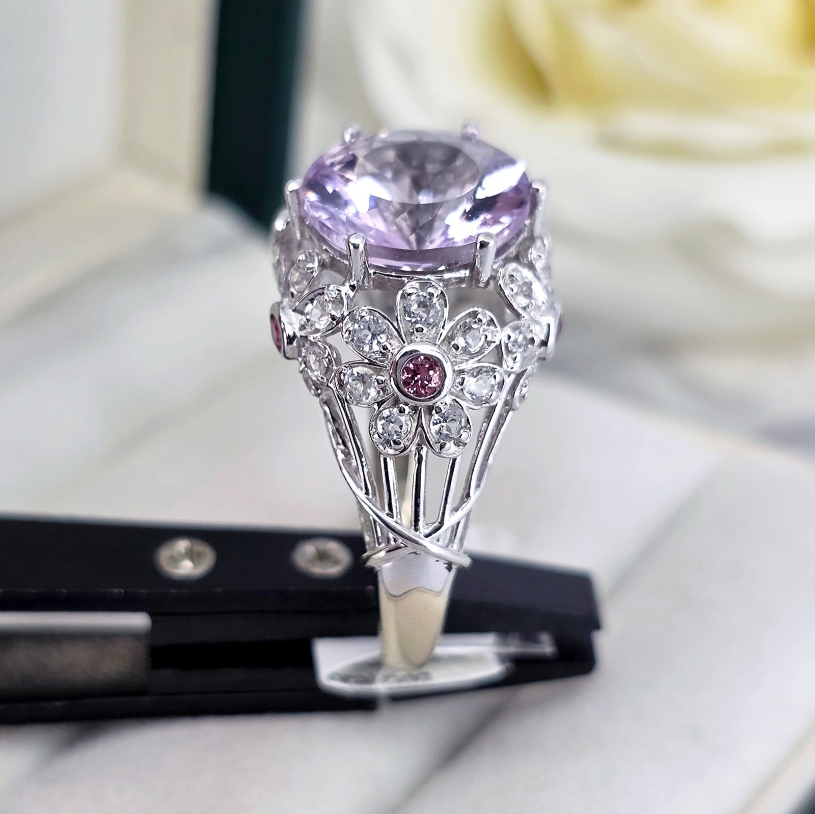 14kt White Gold Round Lavander Quartz White Topaz Accent Floral Ring Size 10.50