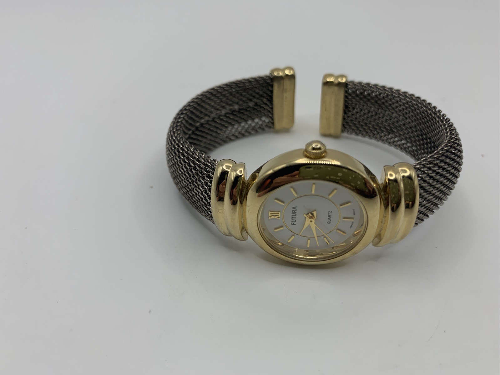 Futura Quartz Women’s Wristwatch Japan Mov’t 1821QB V377 Stainless Back