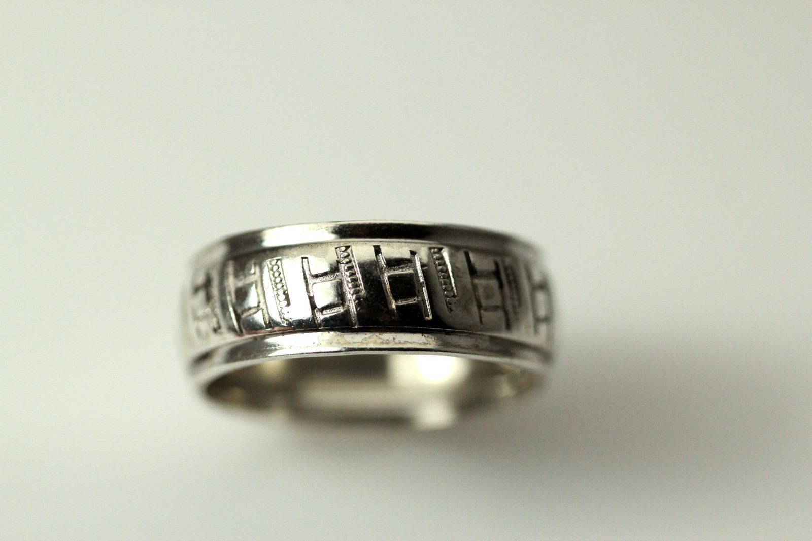 925 Sterling Silver Size 7.75 Patterned 7.3mm Concave Court Band Ring (RIN5256)