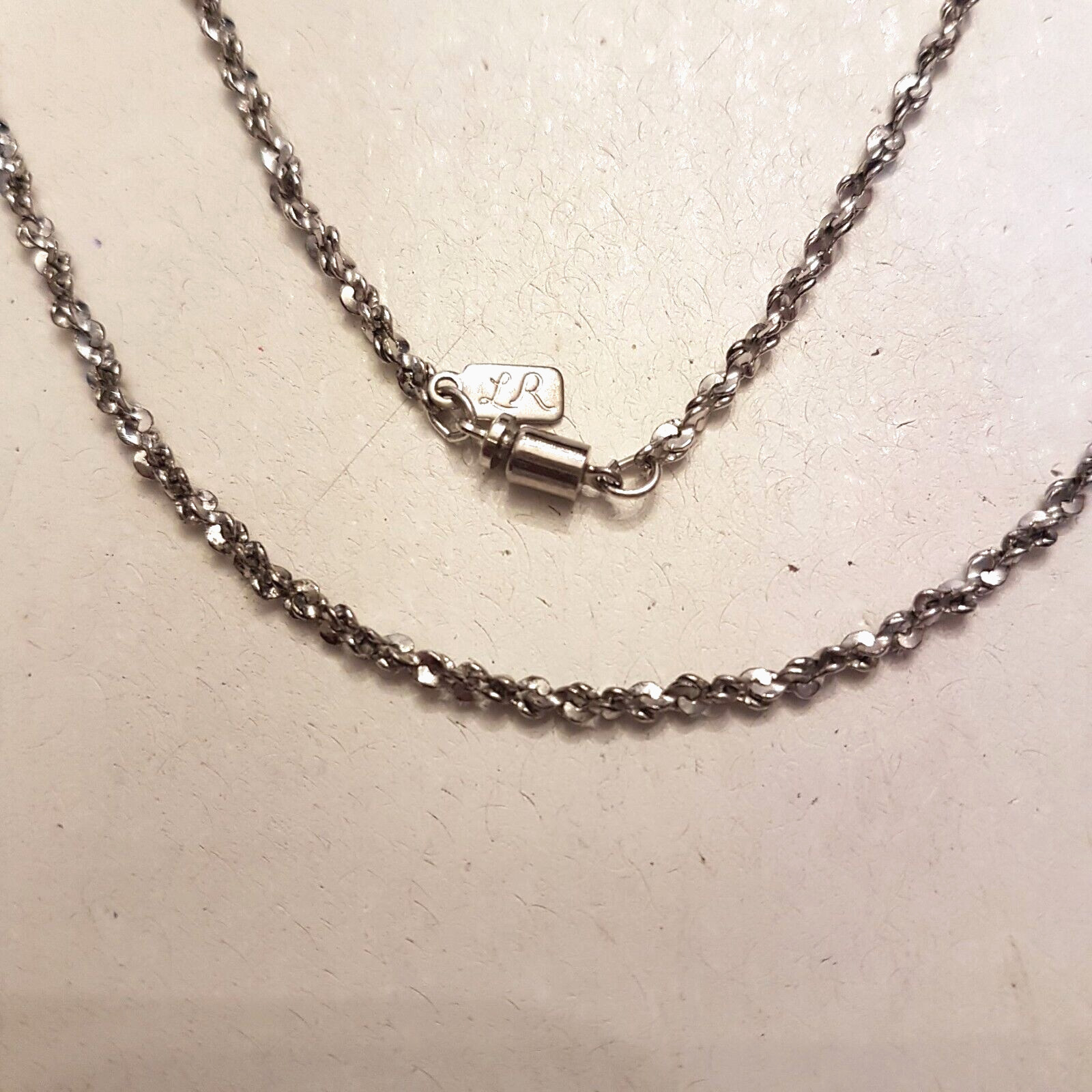 Lady Remington 18″ Silver Tone Chain NECKLACE twisted link push lock clasp