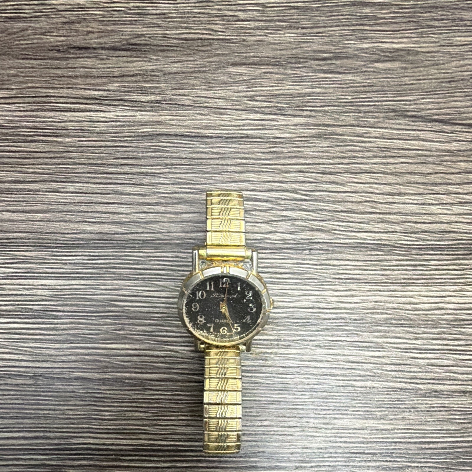 St. Bernard Vintage Quartz Analog Watch Black Dial Gold Tone Bracelet 23.9mm