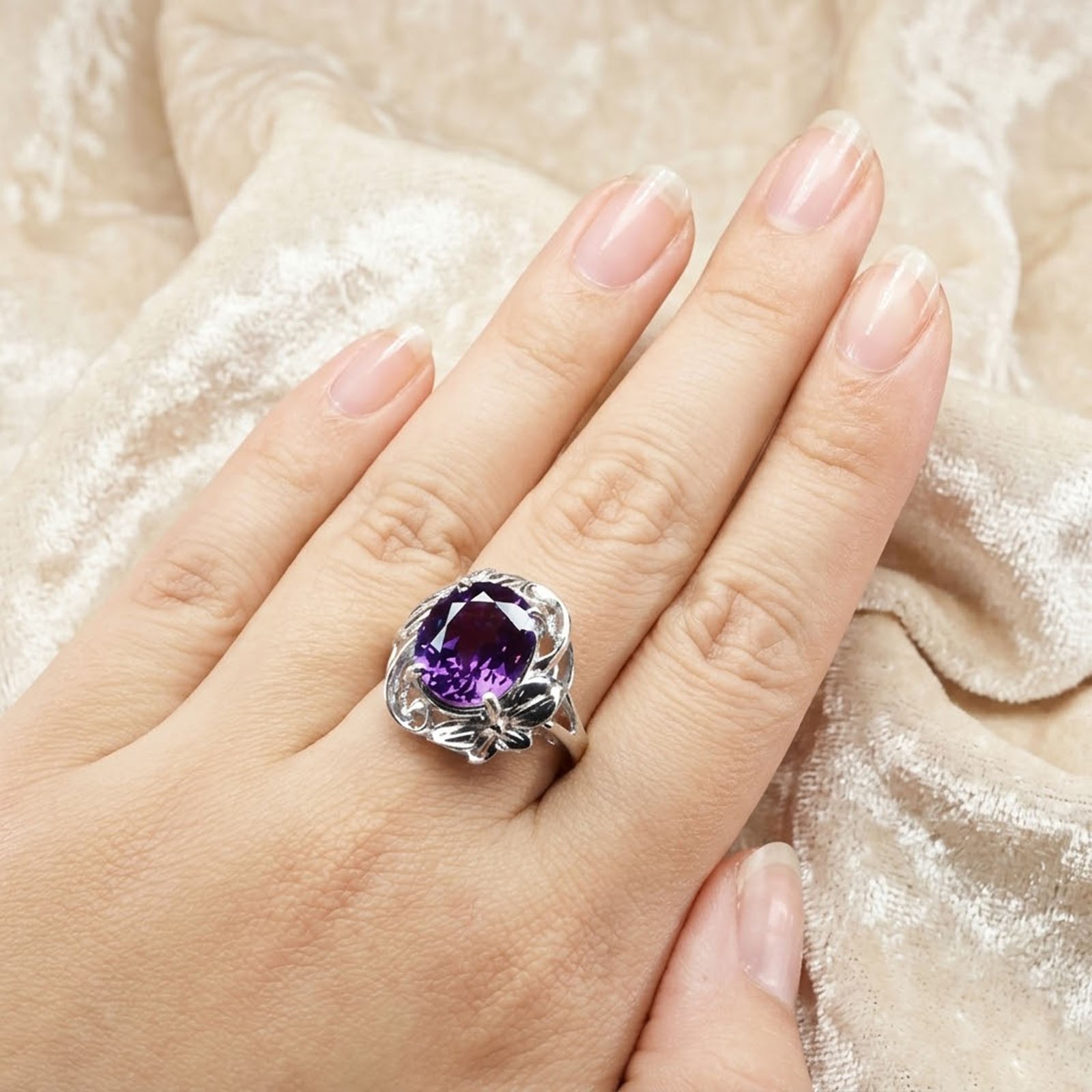 Glittering Color Change Spinel Oval 8.65Ct 925 Sterling Silver White Gold Rings