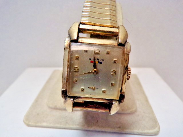VINTAGE Benrus 17 Jewel 10K RGP Bezel I n a Speidel Band Mode ;DM21 RUNS