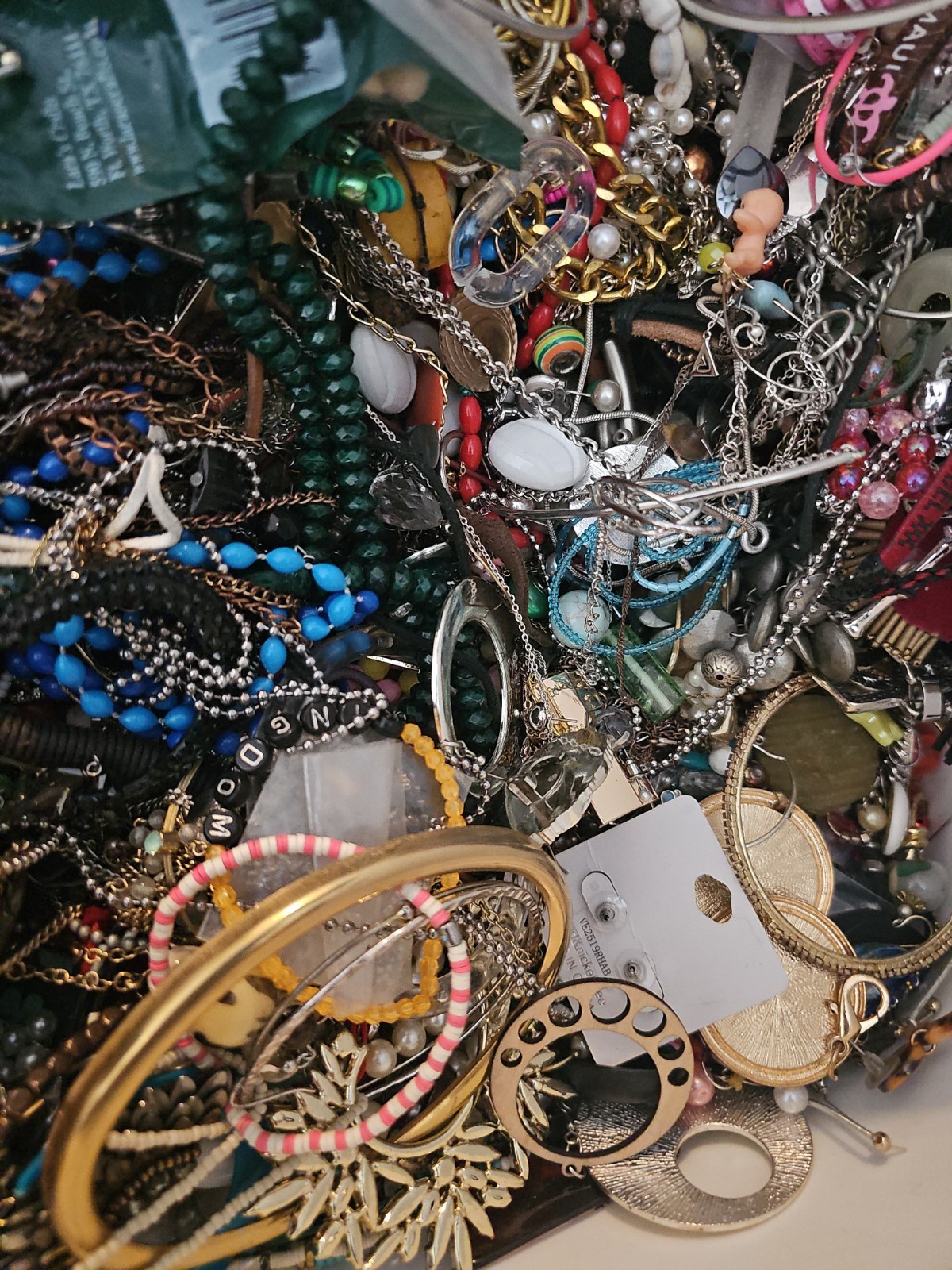 3+ lbs Vintage to Now Mixed Junk Jewelry Costume Craft Repair Repurpose