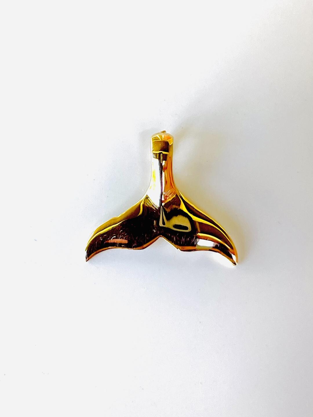 12mm (1/2″) 14K Solid Yellow Gold Hawaiian Lucky Whale-tail Pendant C722.5
