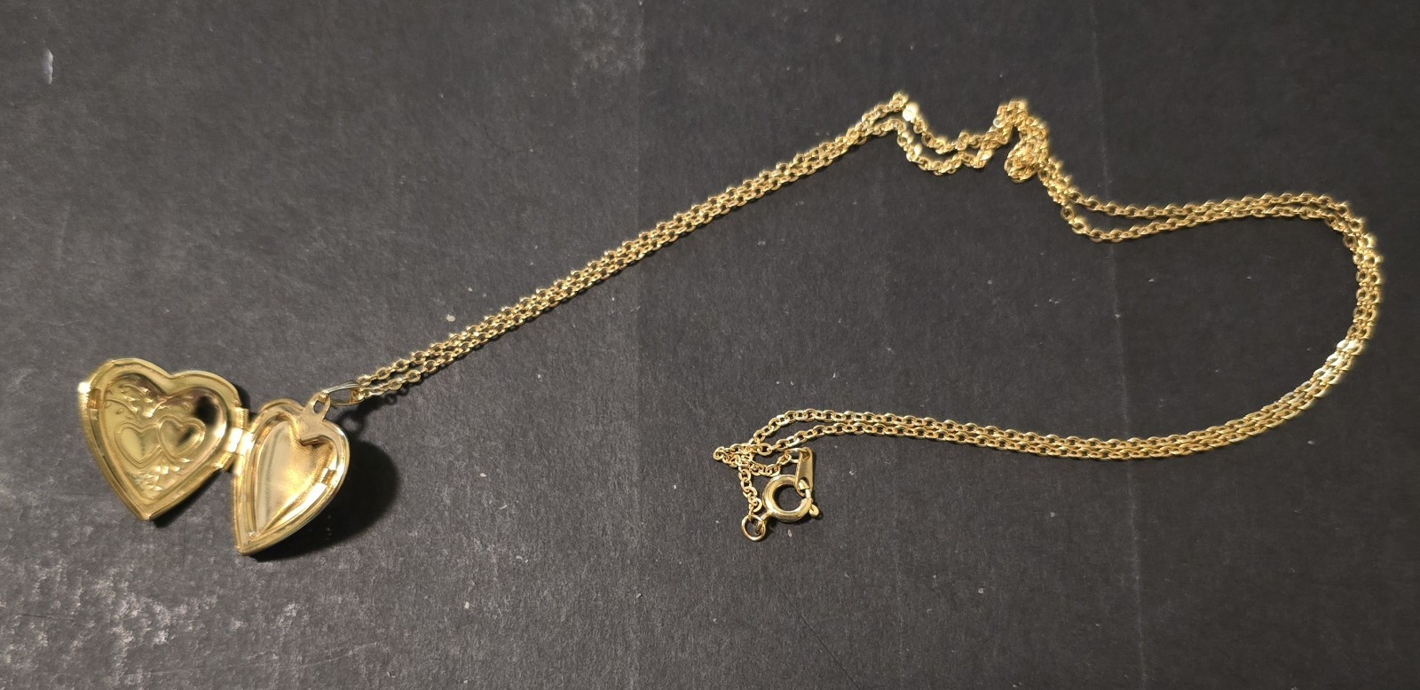 Heart Shaped Locket Necklace w/engraved Dual Hearts. Opens Up To Store Photos