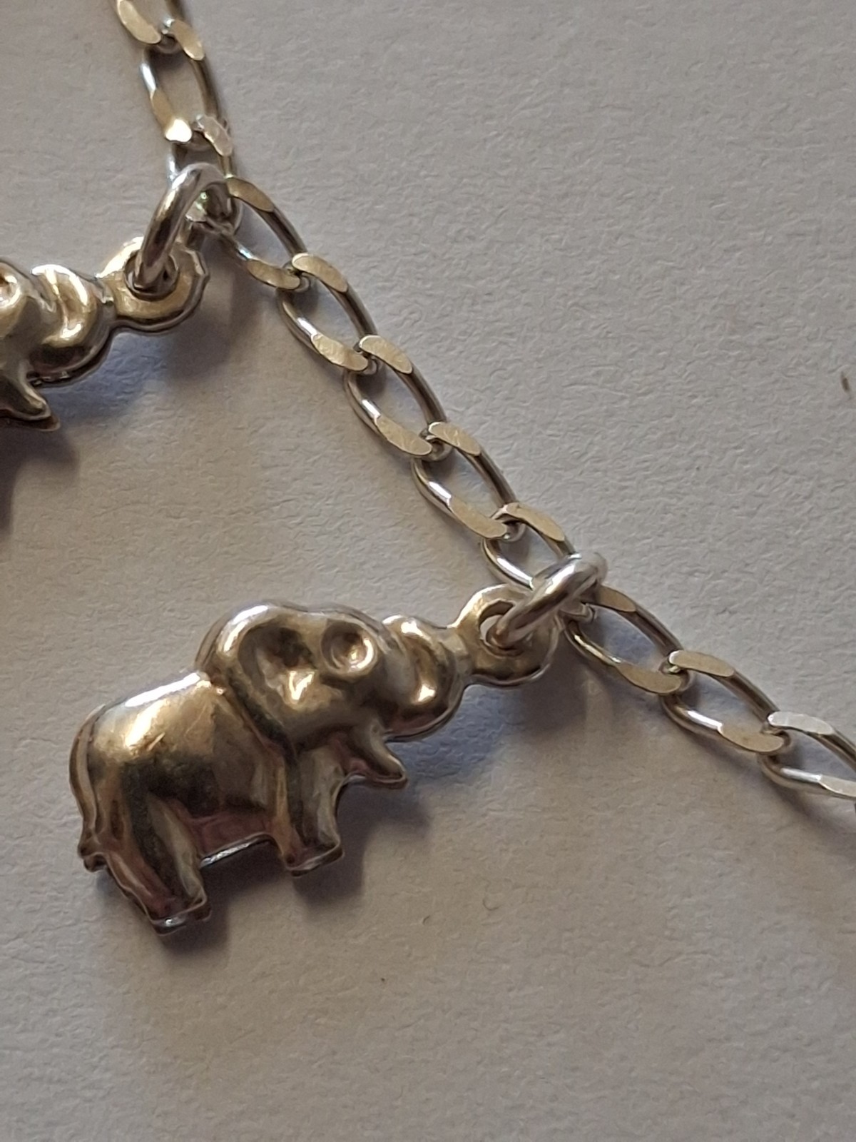 Sterling Silver Elephant Bracelet – 16cm – 4gs.