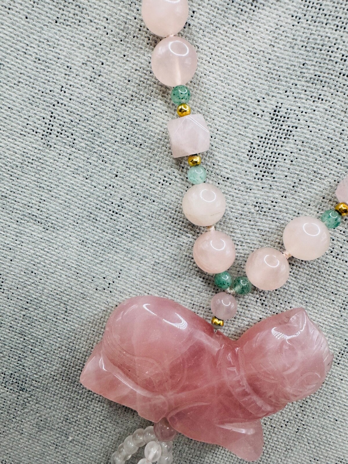 VINTAGE BEADED CHINESE JADE ROSE QUARTZ CARVED CAT NECKLACE 28″