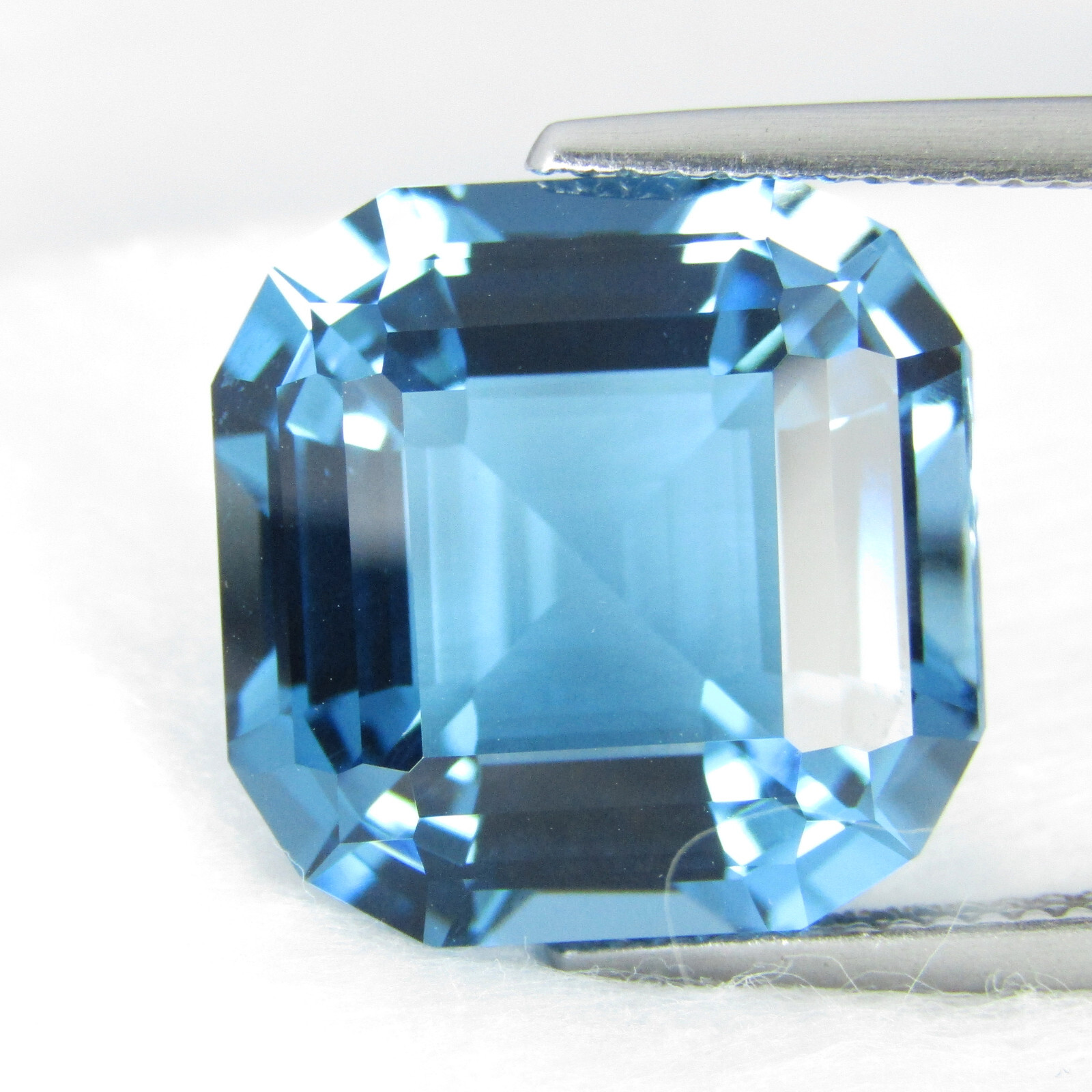 16.04cts Natural Beautiful London Blue Topaz 14.7mm Fashion Radiant Cut Gem
