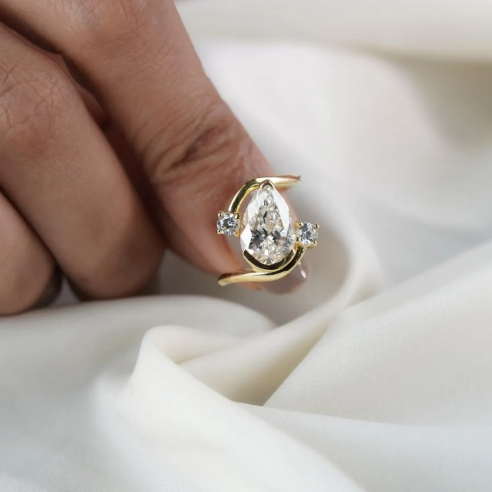3 Carat Pear Cut Lab Grown Diamond Engagement Ring | 14k Yellow Gold VVS VS
