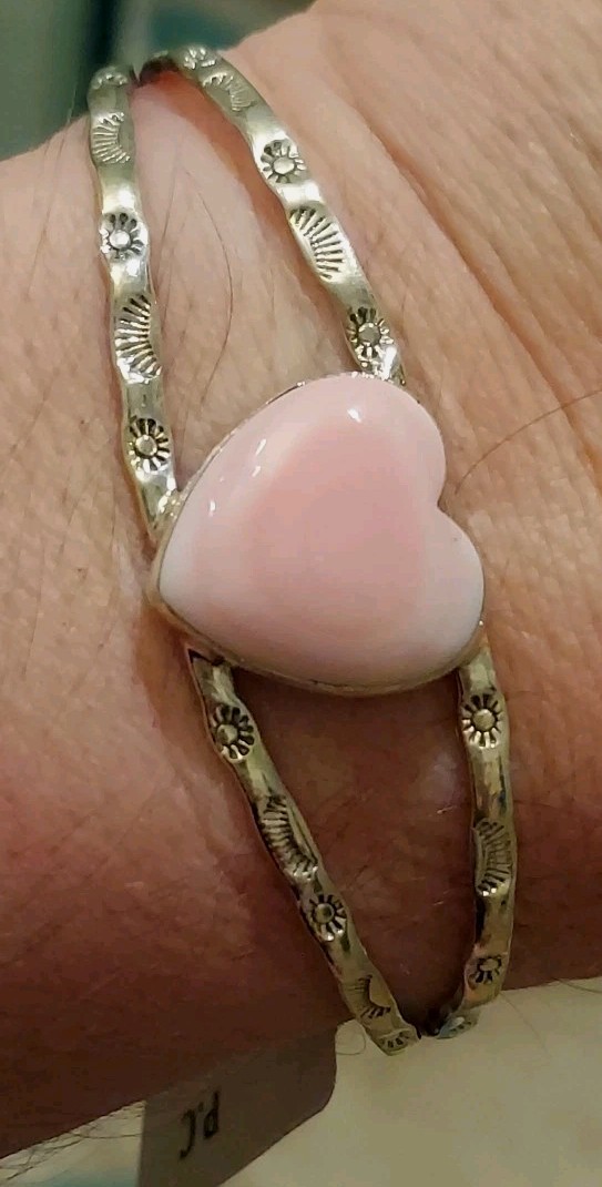 New Sterling Silver & Natural Pink Conch Heart Cuff Bracelet
