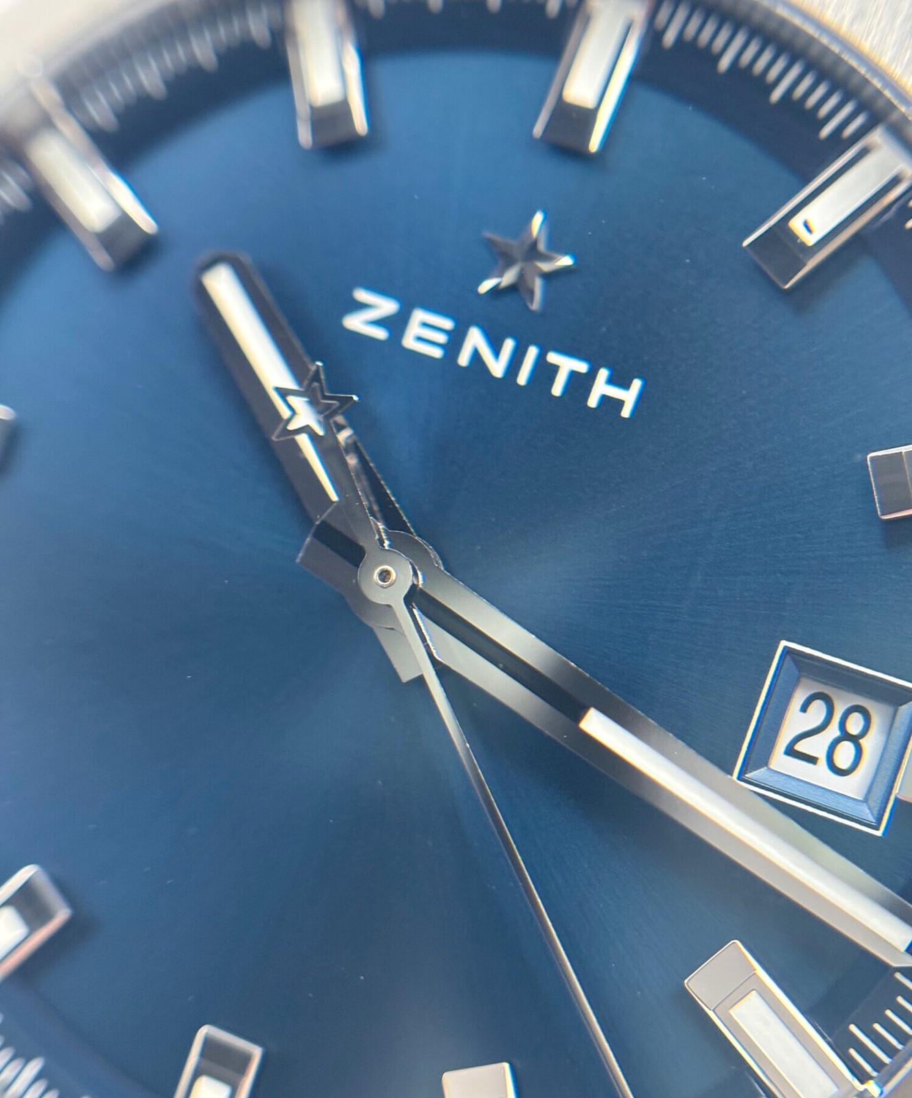 Zenith Defy Classic Ref:95.9000.670 / 51.M9000 Automatic Box and Papers #TFW085