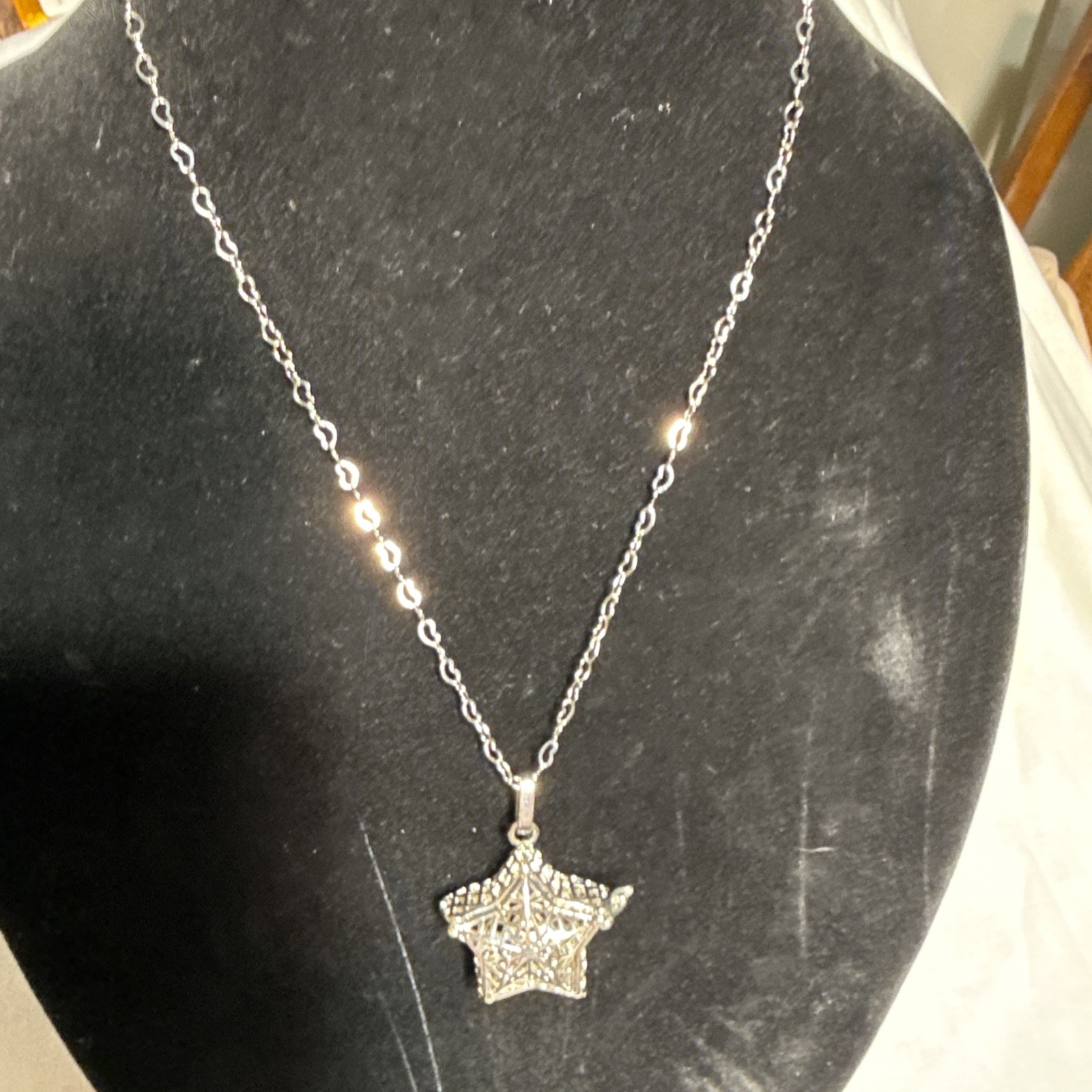 16in W 3 In Extender Silver Tone Necklace With Star Locket Pendent 1 In In Size