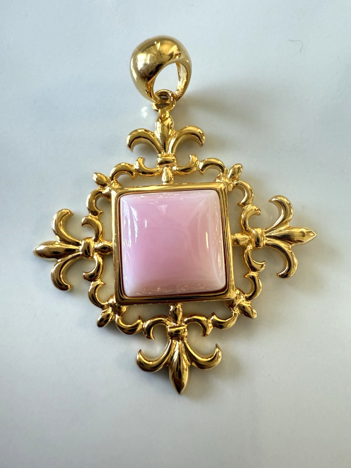 Pink Conch Shell Fleur De Lis 18kt Gold Vermeil Sterling Silver 925 Pendant