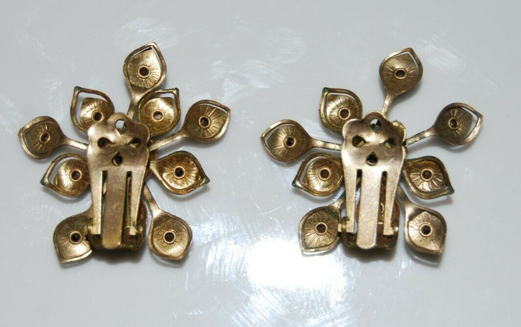 ELEGANT VTG MCM COUTURE IRIDESCENT RHINESTONES GOLDEN FLOWER SPRAY CLIP EARRINGS