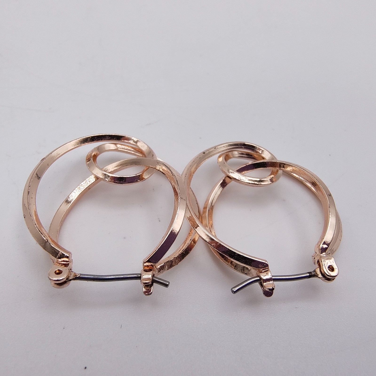 Interlocking Circle Hoop Earrings Rose Gold Tone Chic Minimalist Sculptural