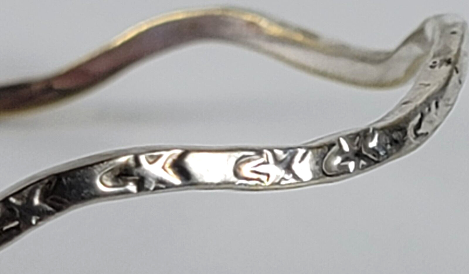Vintage TAXCO 925 Sterling Silver Wavy Etched Bangle Bracelet 8.25 In
