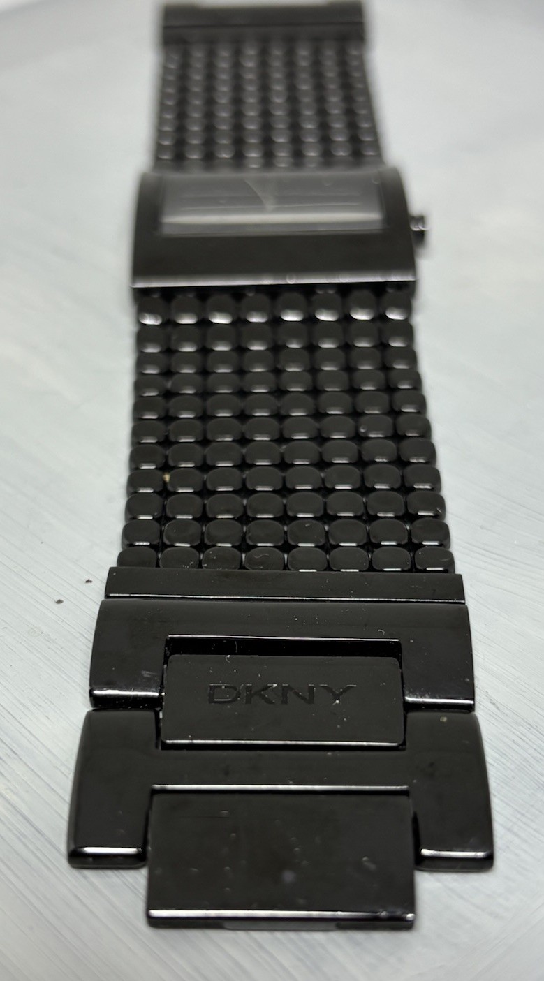 DKNY 32mm Black Case Black Stainless Steel Women’s Watch NY8116 New Battery