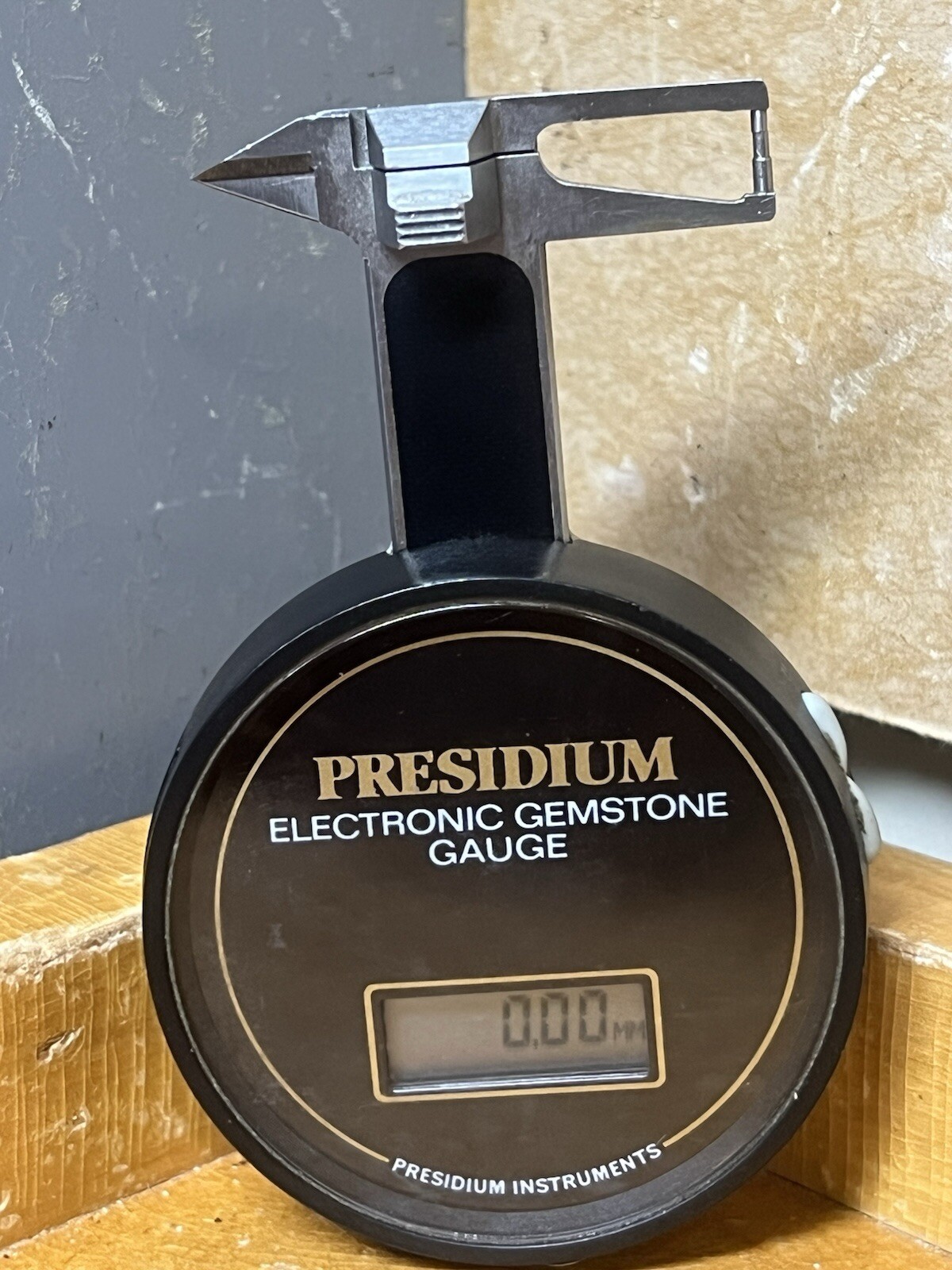 PRESIDIUM ELECTRONIC GEMSTONE GAUGED DIAMOND GEM GAUGE ~