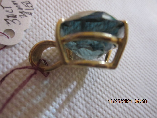 NWT 30 ct. December Blue Topaz 20 mm X 15mm