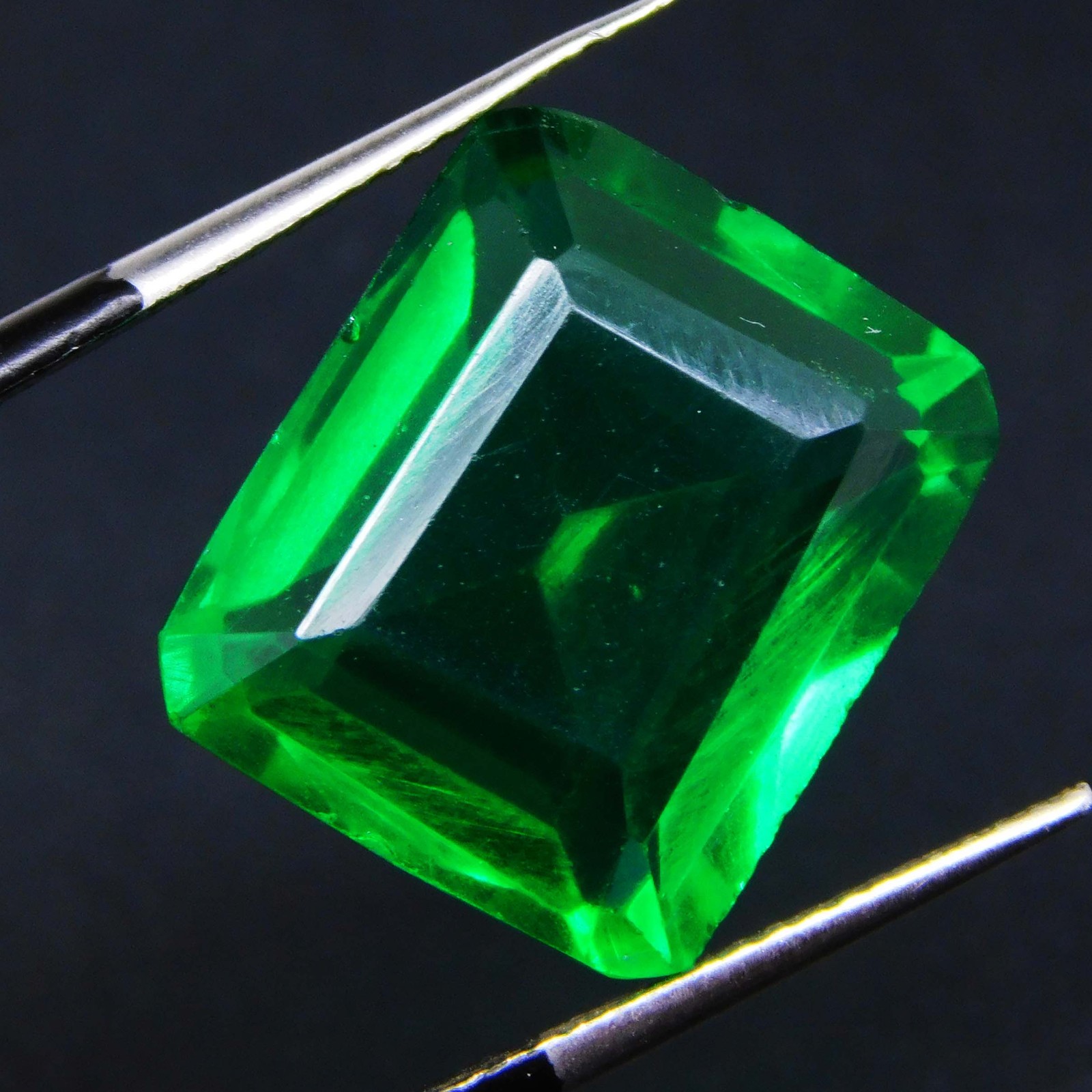 FLAWLESS Green Emerald 11.70 Ct Octagon Certified Loose Gemstone