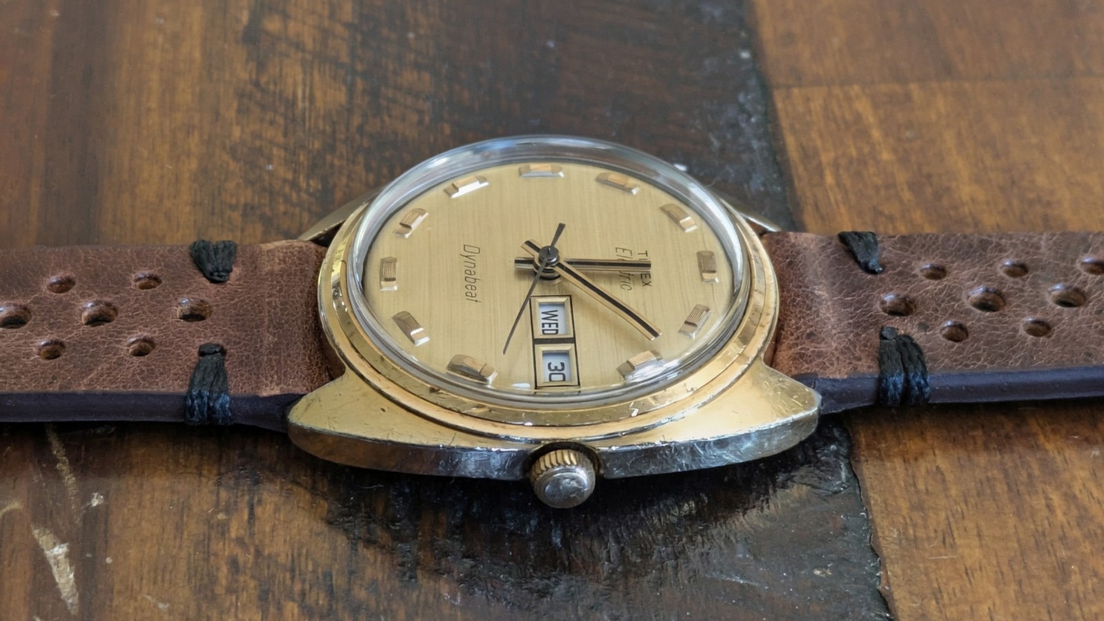 Vtg Timex Electric Dynabeat Men’s Watch Day/Date 37.5mm