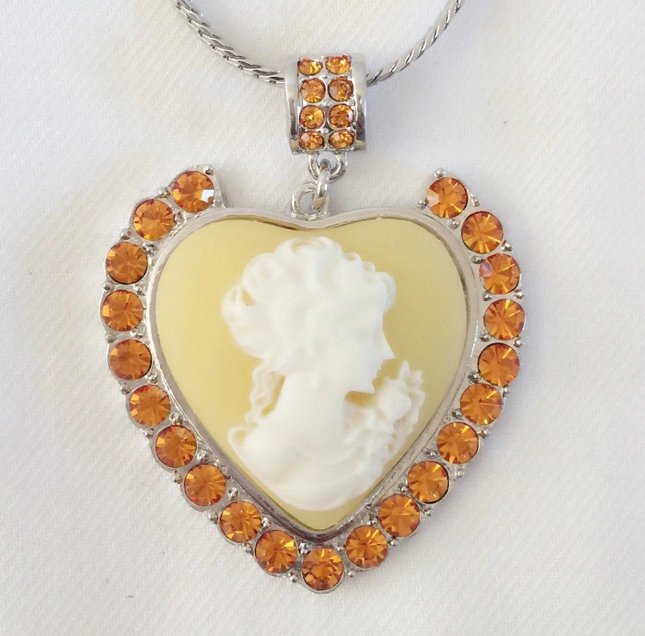（Set of 3) Red Lady Cameo Vintage Style Pear Drop Dangle Pendant Chain Necklace