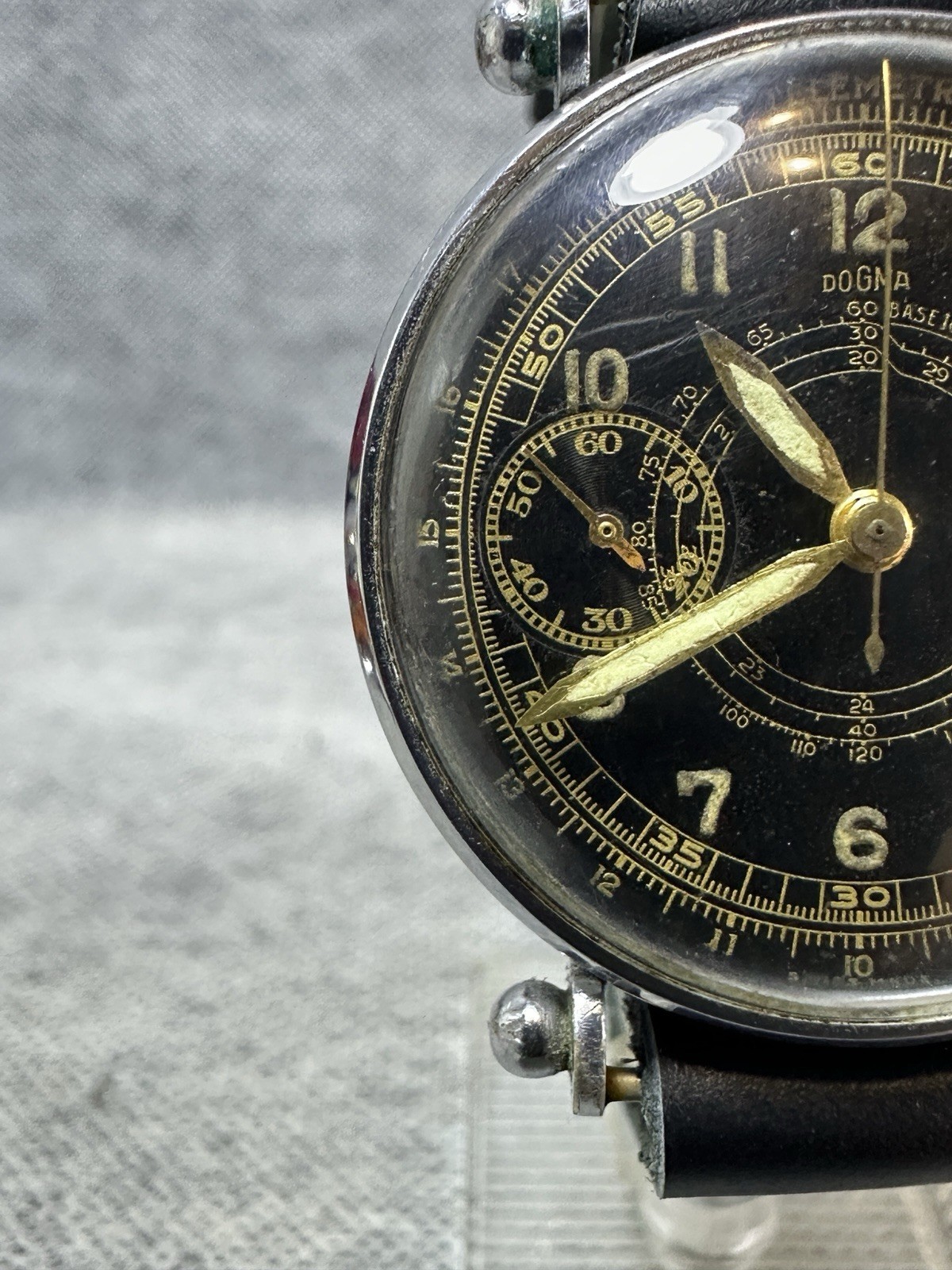 RARE MILITARY WW2 CHRONOGRAPH WATCH – DOGMA – 1939-1944. Landeron 52