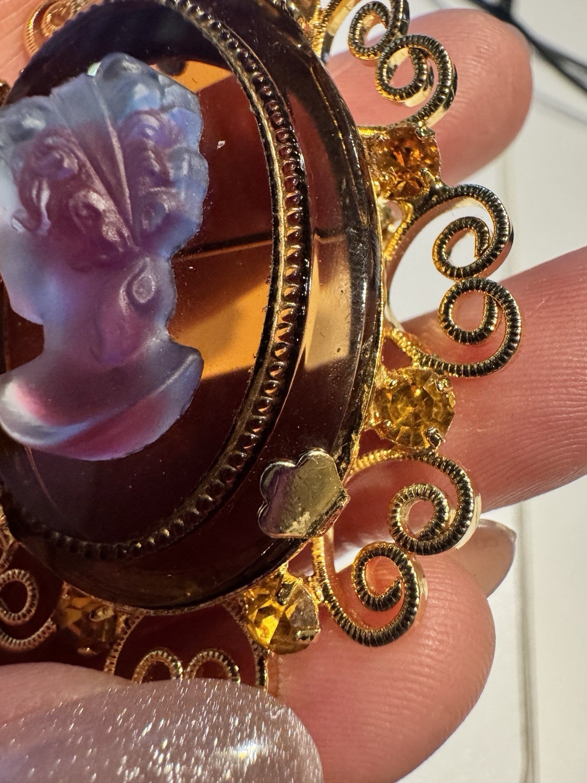Confirmed Vintage JULIANA Cameo For CELEBRITY NY Brooch / Pendent & Earings Set